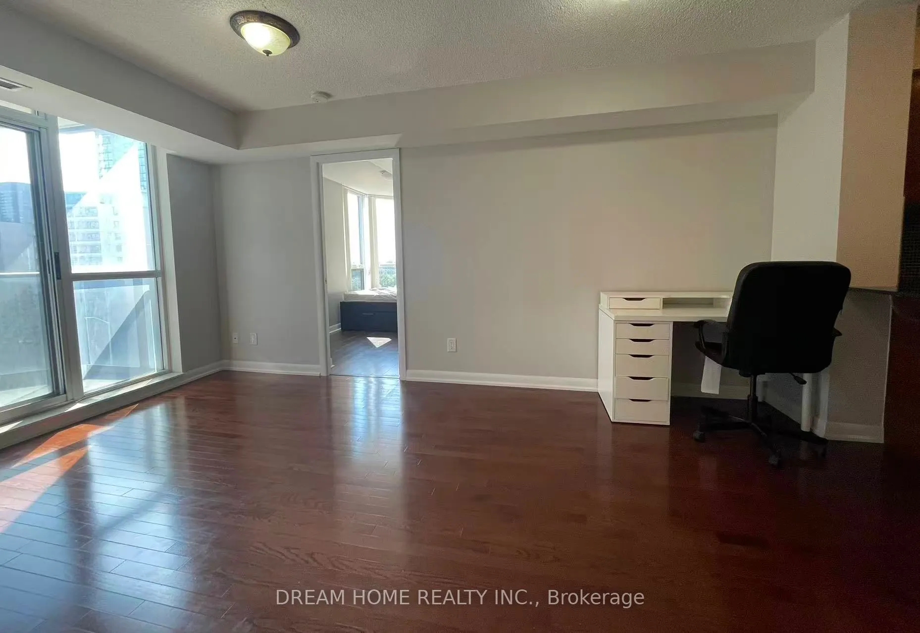 5793 Yonge Street, #807