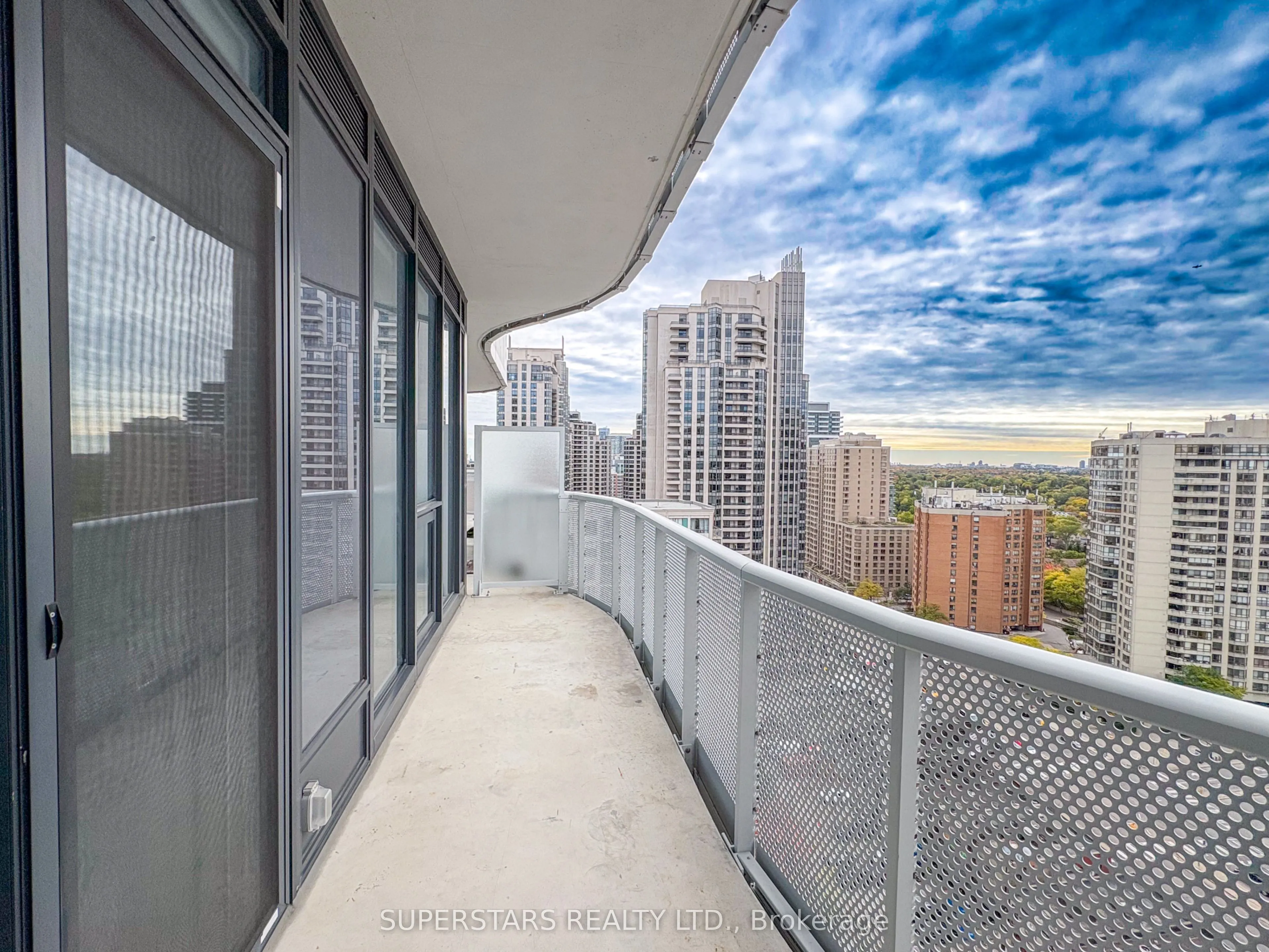 15 Holmes Avenue, #1603