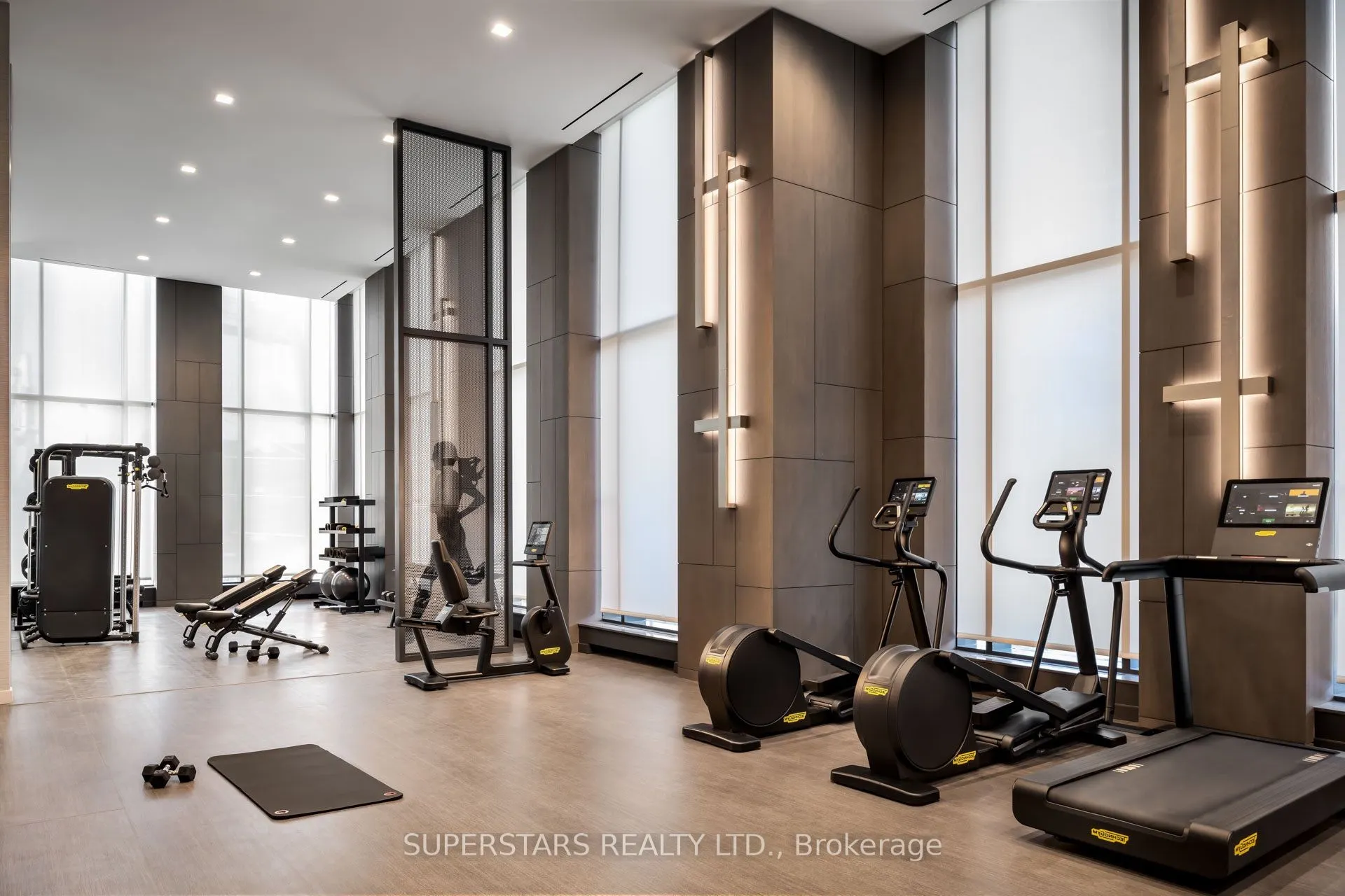 15 Holmes Avenue, #1603