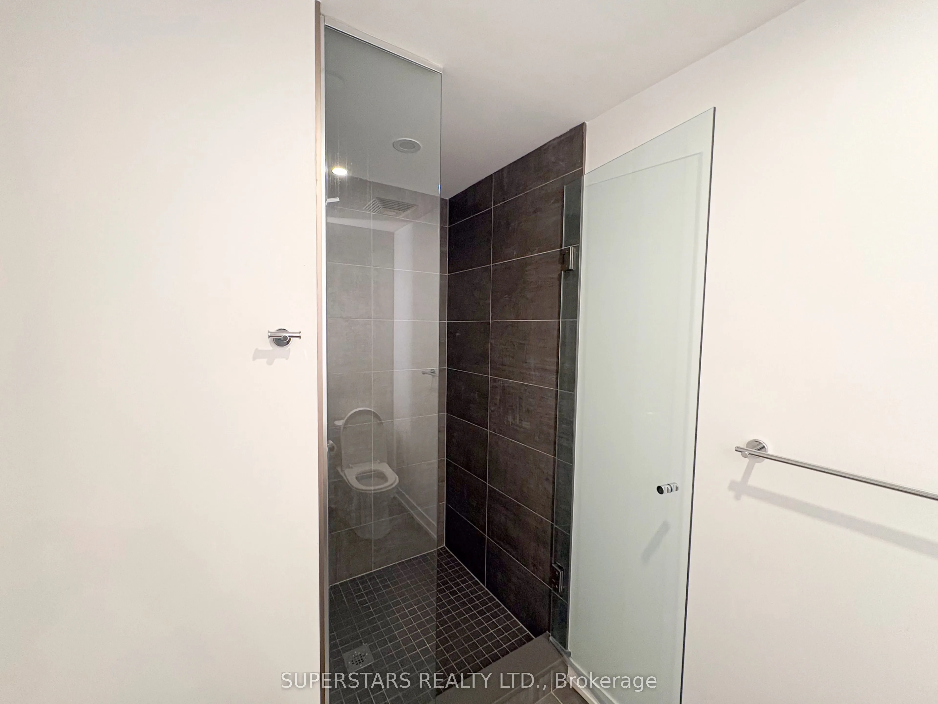 15 Holmes Avenue, #1603
