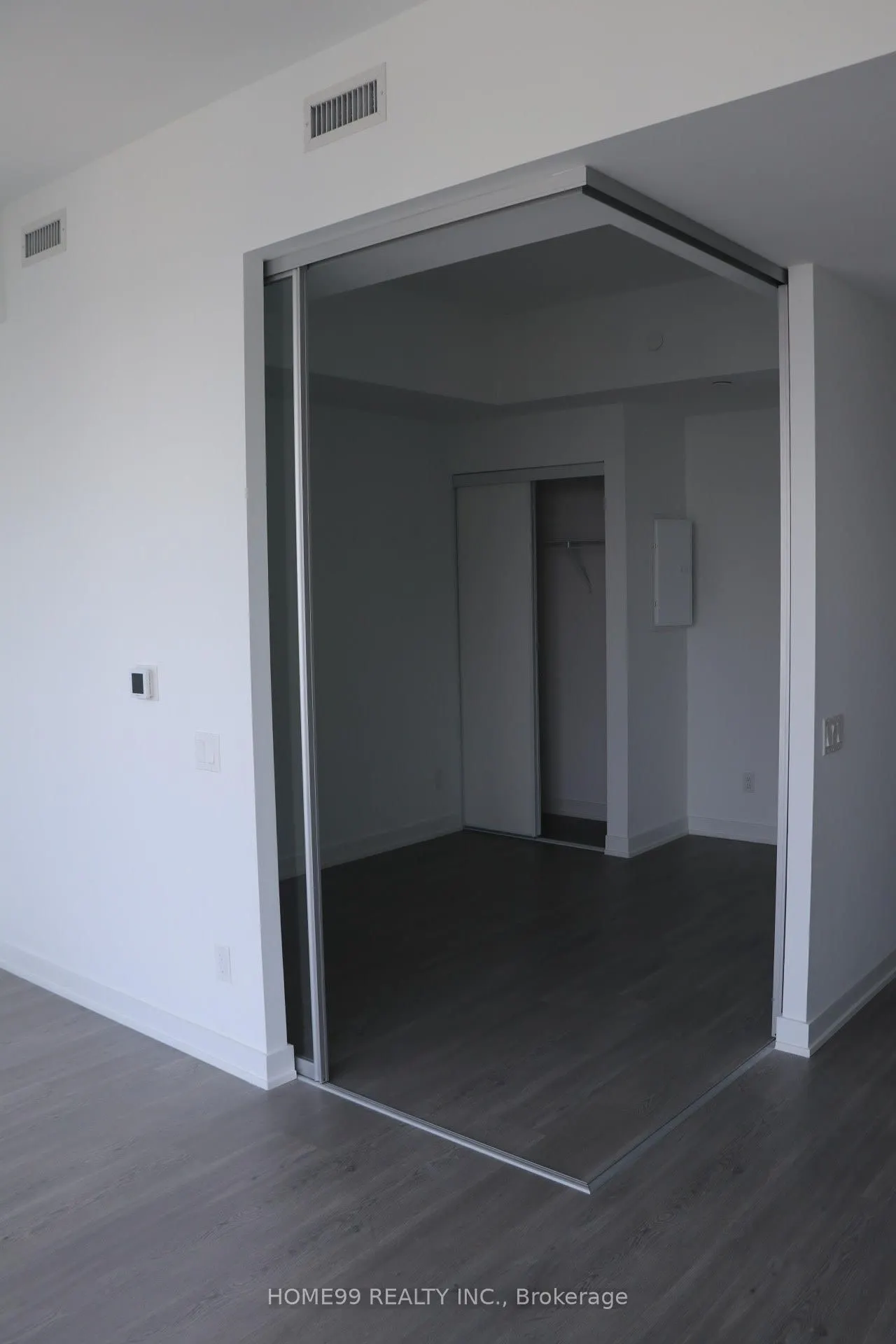 8 Wellesley Street W, #5906
