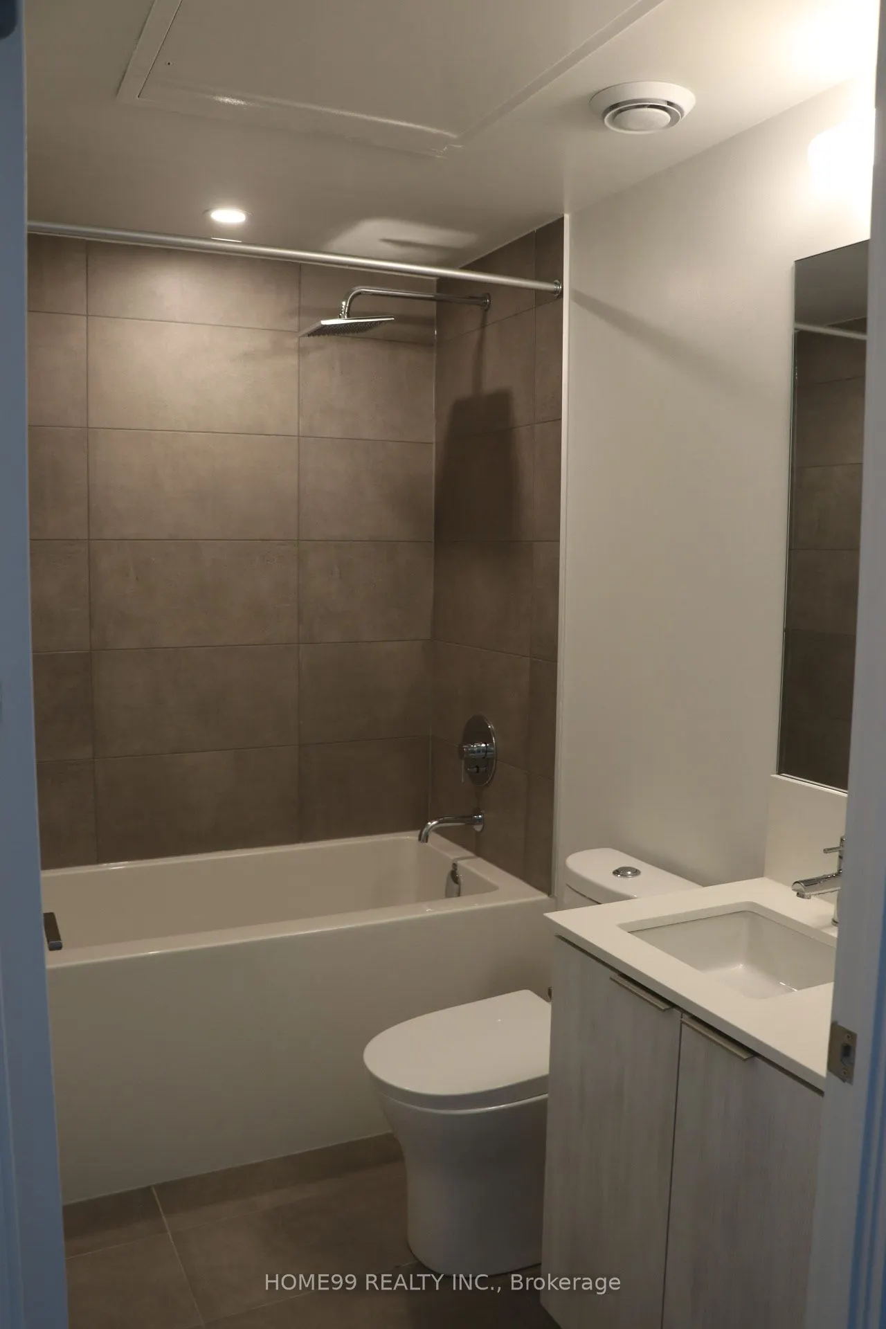 8 Wellesley Street W, #5906