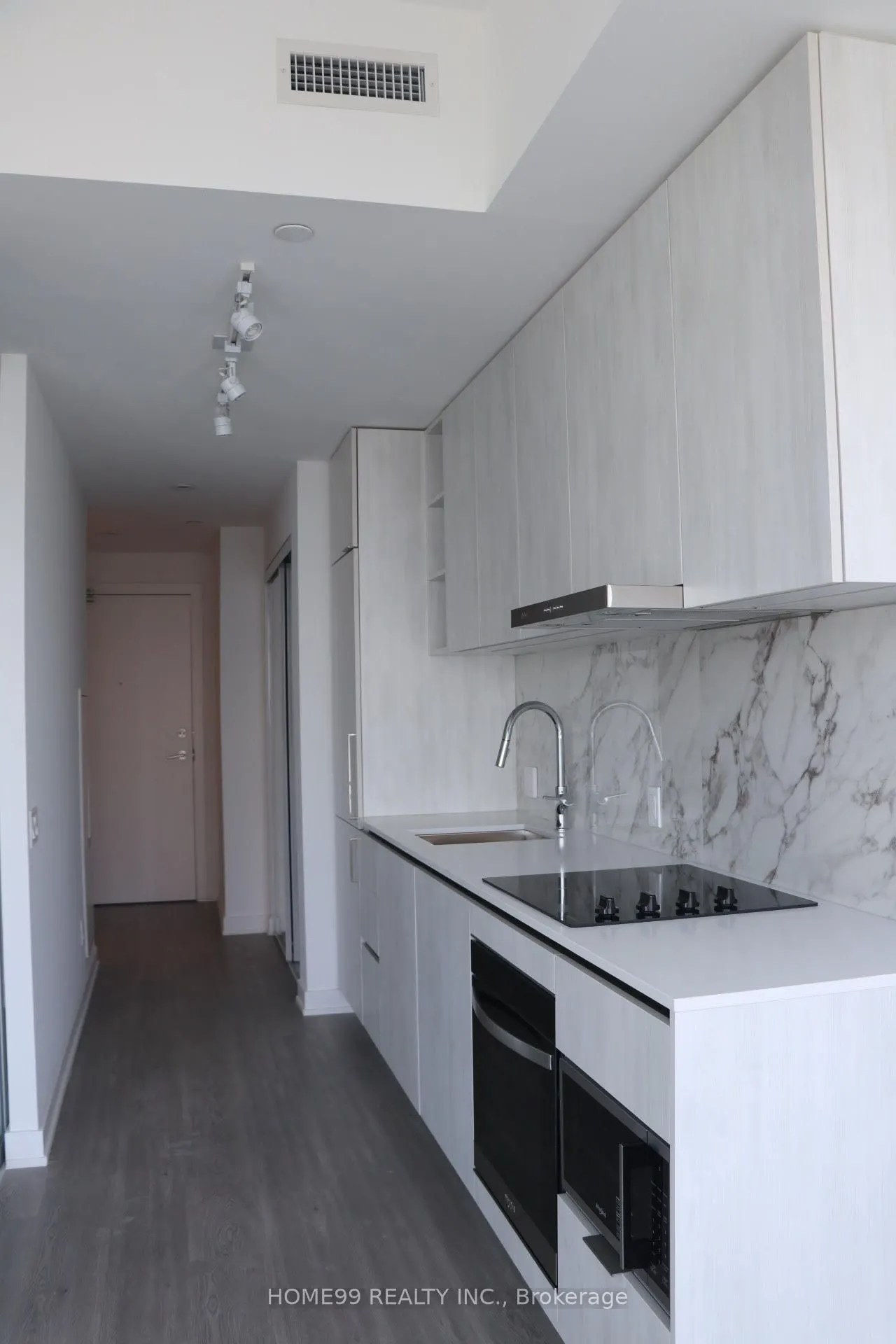 8 Wellesley Street W, #5906