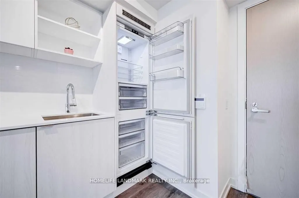 138 Downes Street, #2706