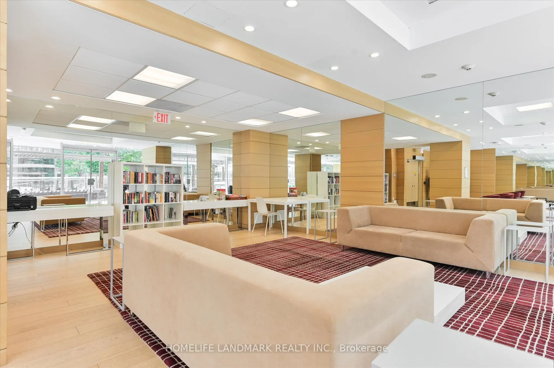 29 Queens Quay E, #102
