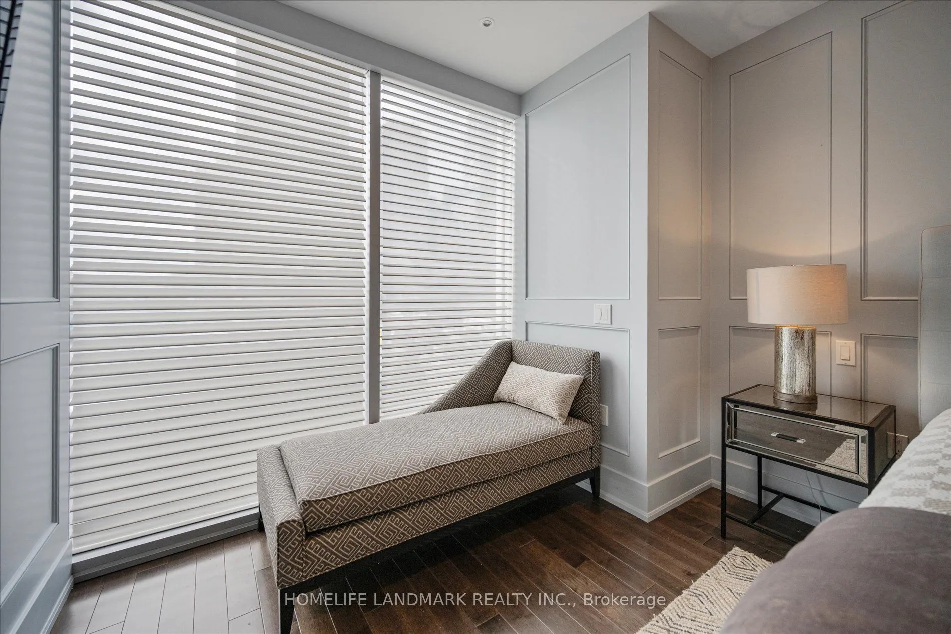 29 Queens Quay E, #102