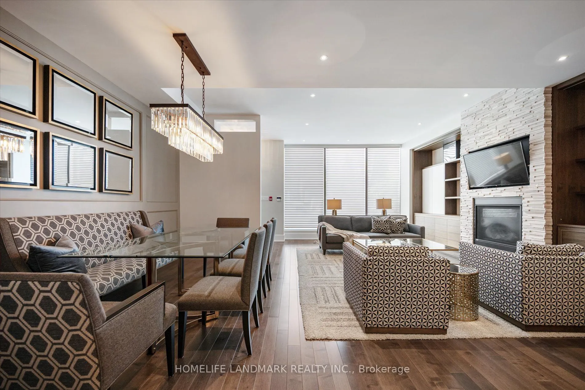 29 Queens Quay E, #102