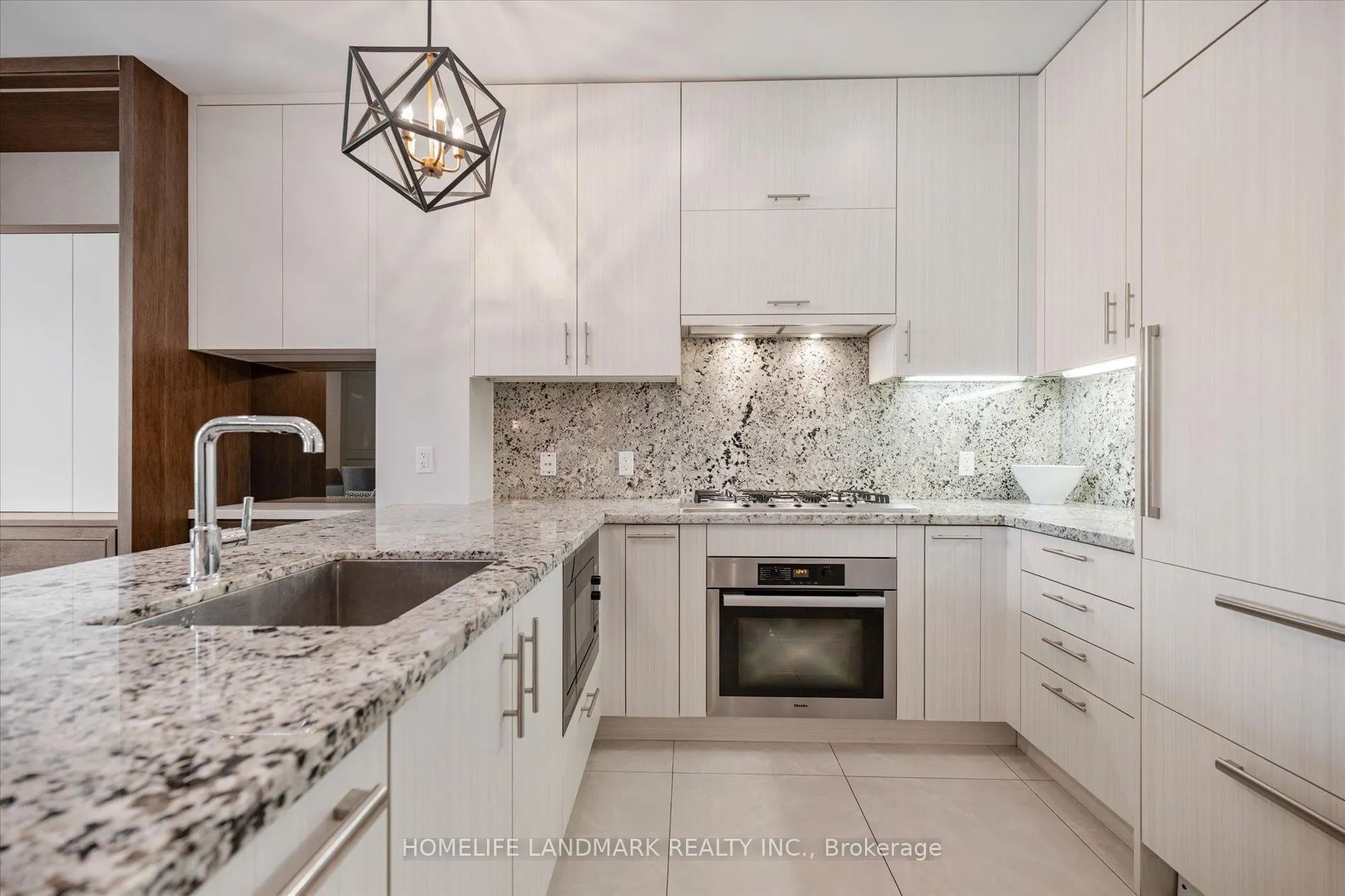 29 Queens Quay E, #102