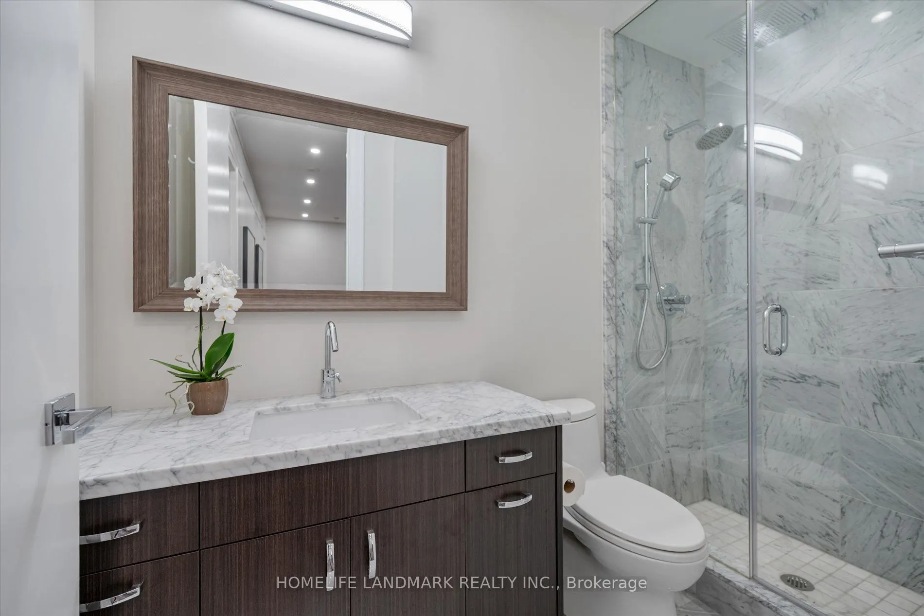29 Queens Quay E, #102