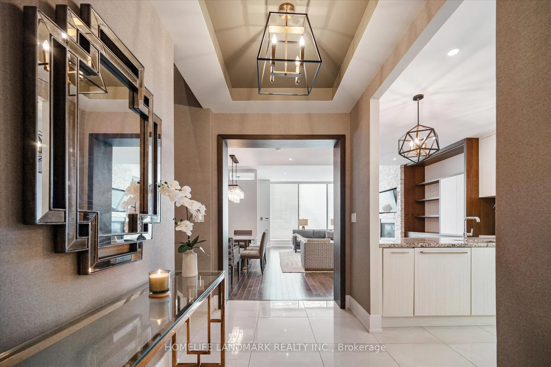 29 Queens Quay E, #102