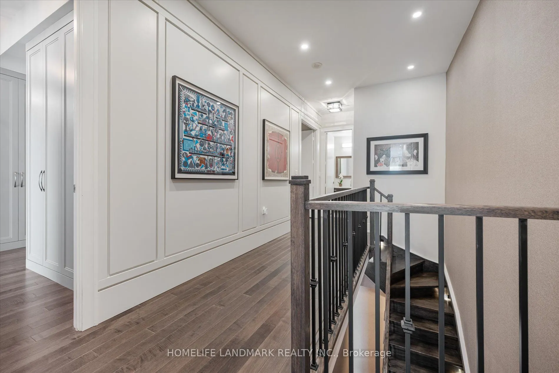 29 Queens Quay E, #102