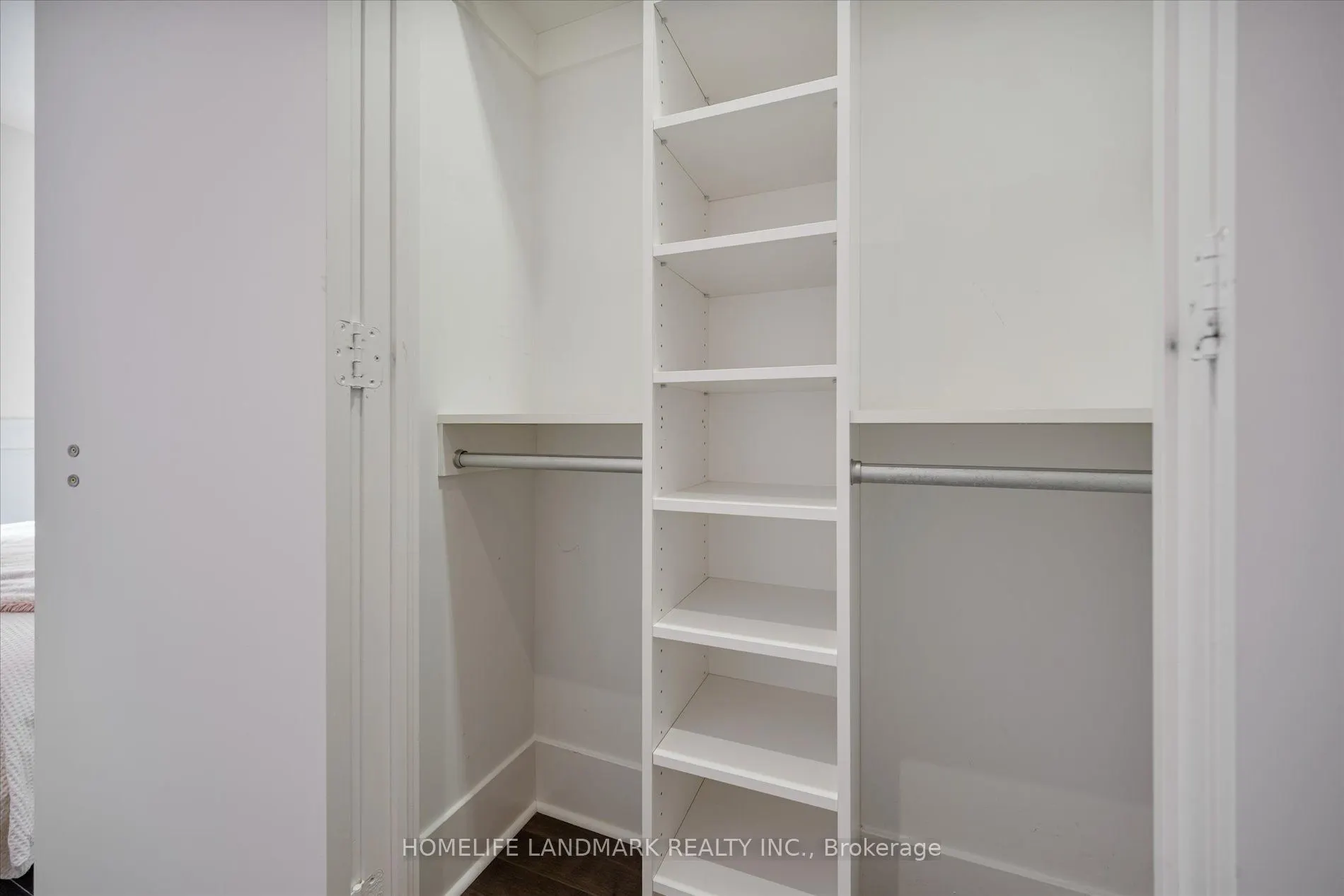 29 Queens Quay E, #102