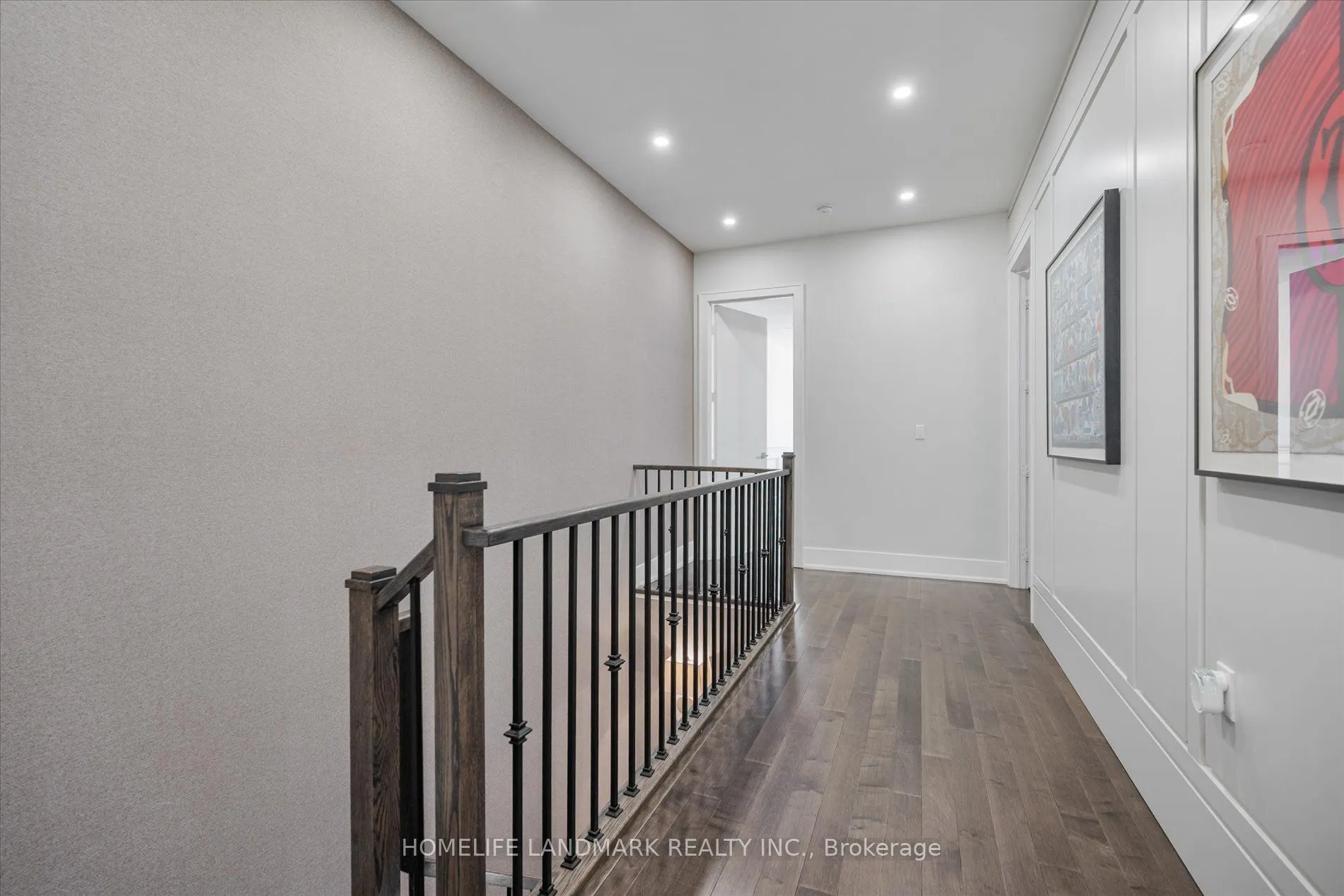 29 Queens Quay E, #102