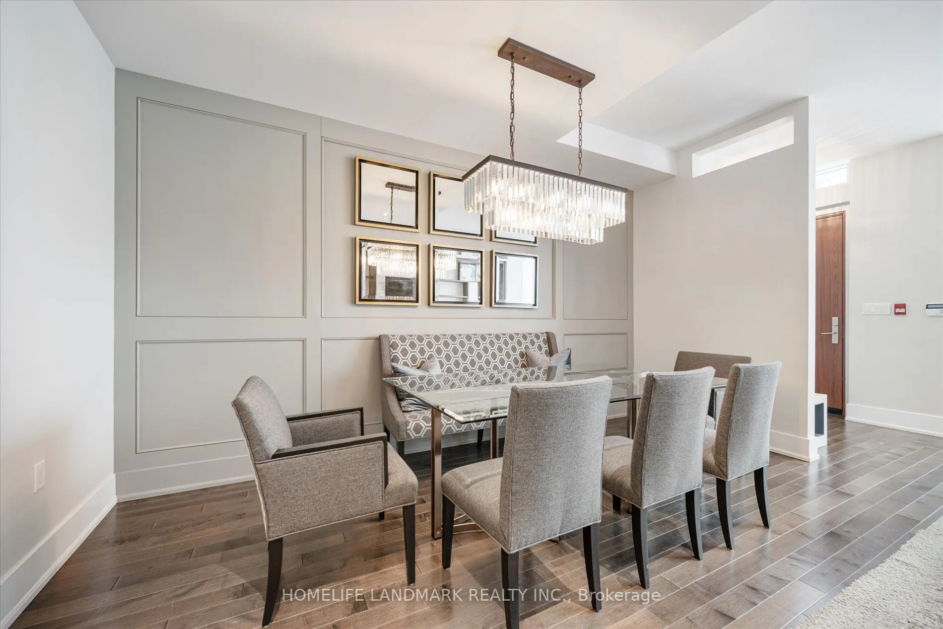 29 Queens Quay E, #102