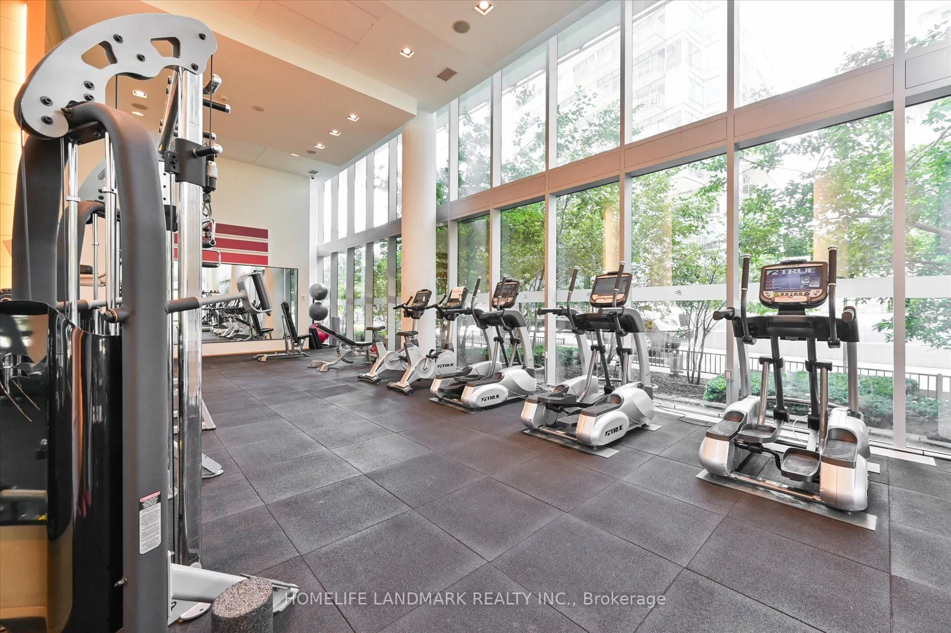 29 Queens Quay E, #102