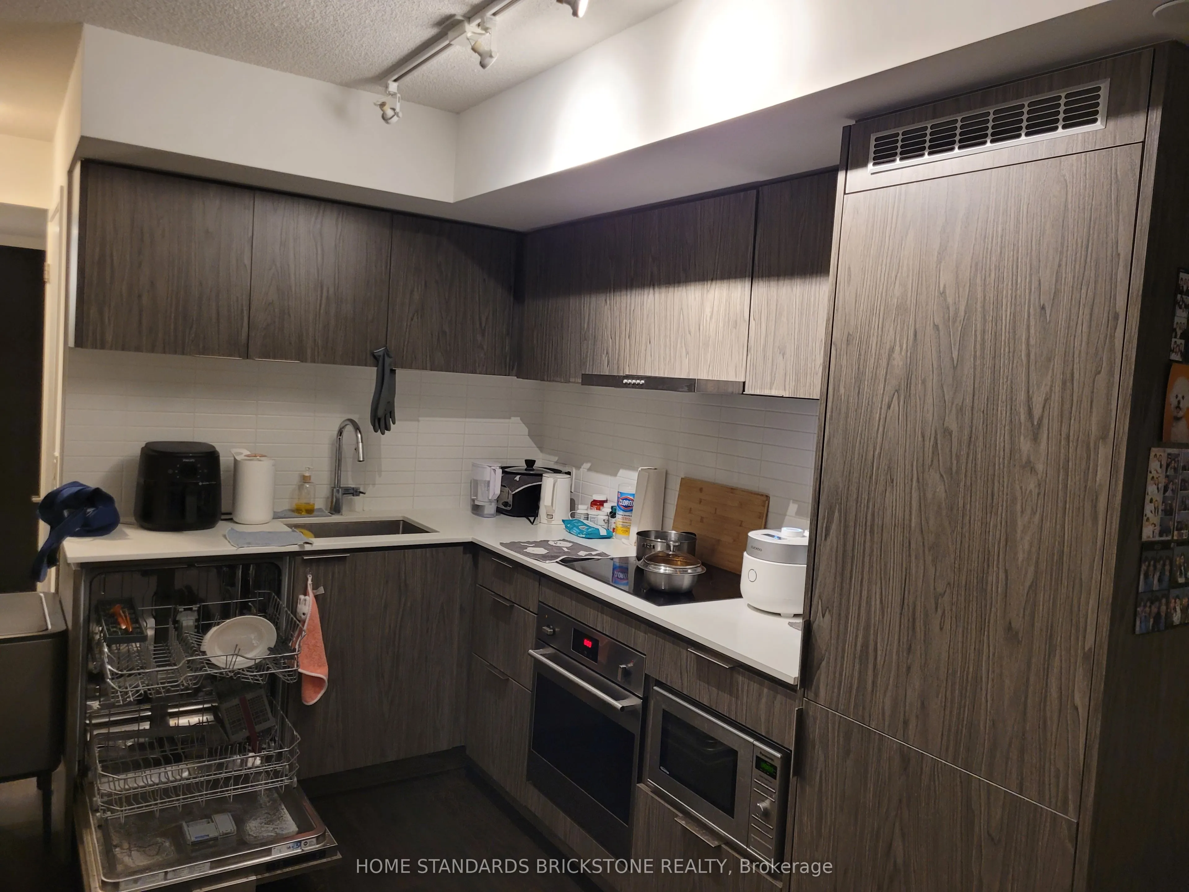 60 Shuter Street, #1017