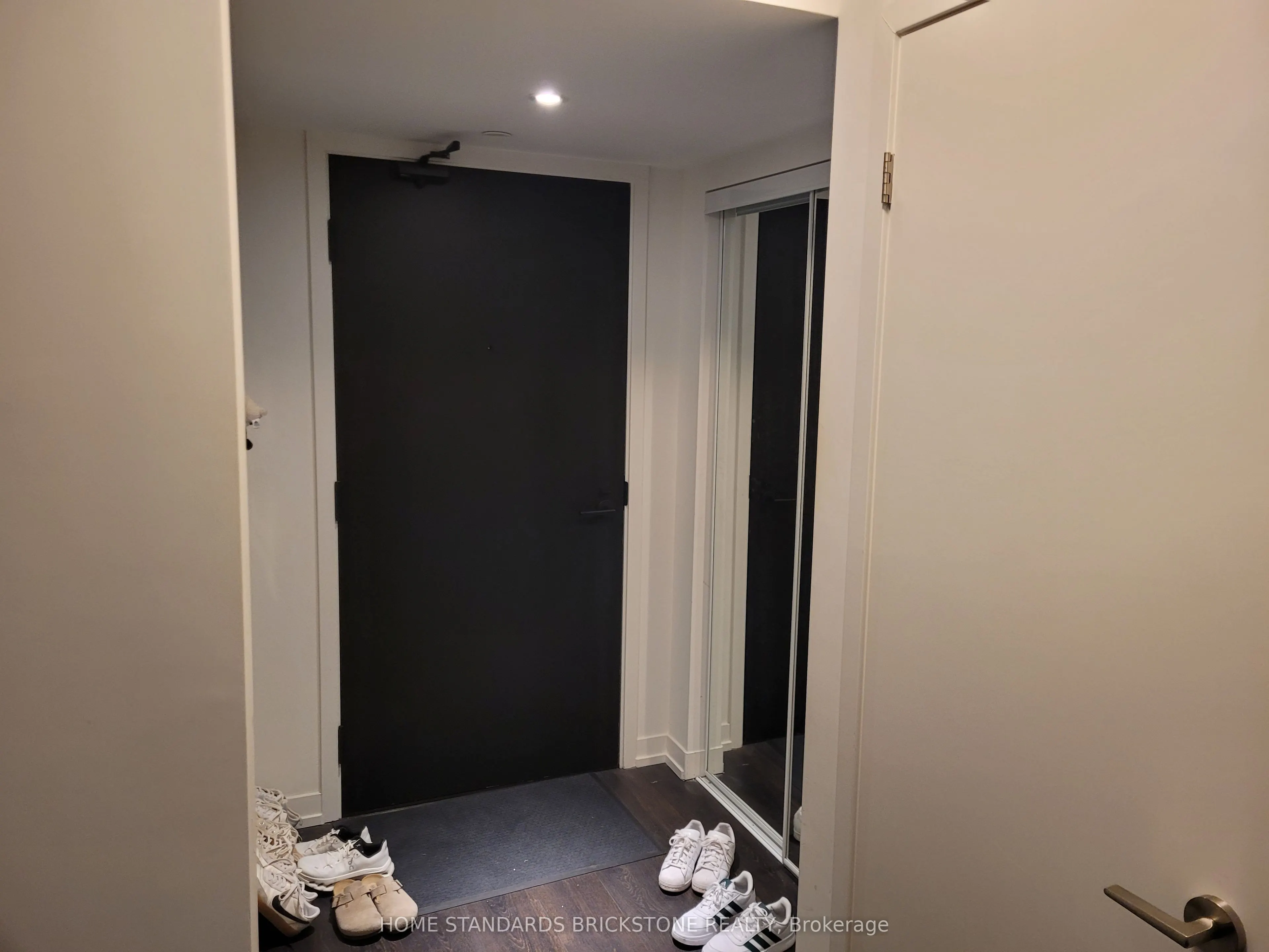 60 Shuter Street, #1017