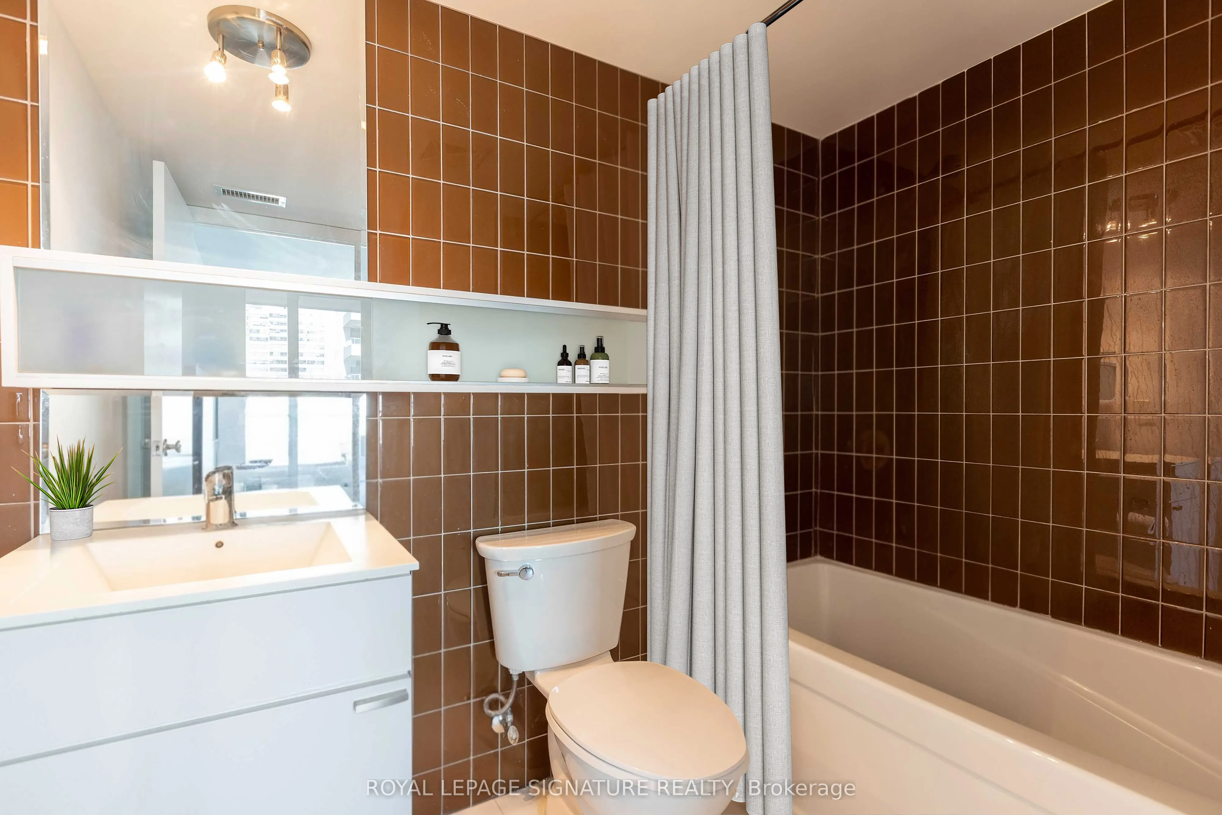111 Elizabeth Street, #805