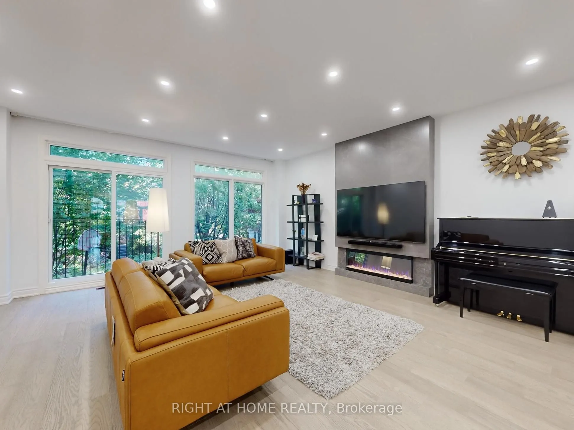 218 Erskine Avenue