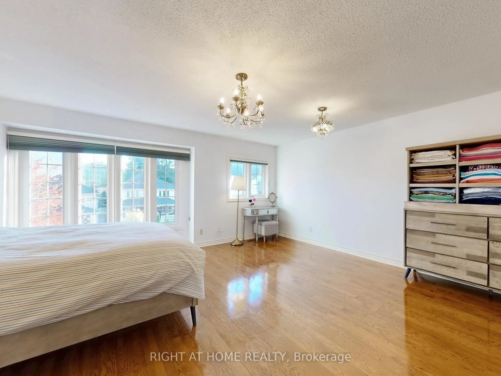 218 Erskine Avenue
