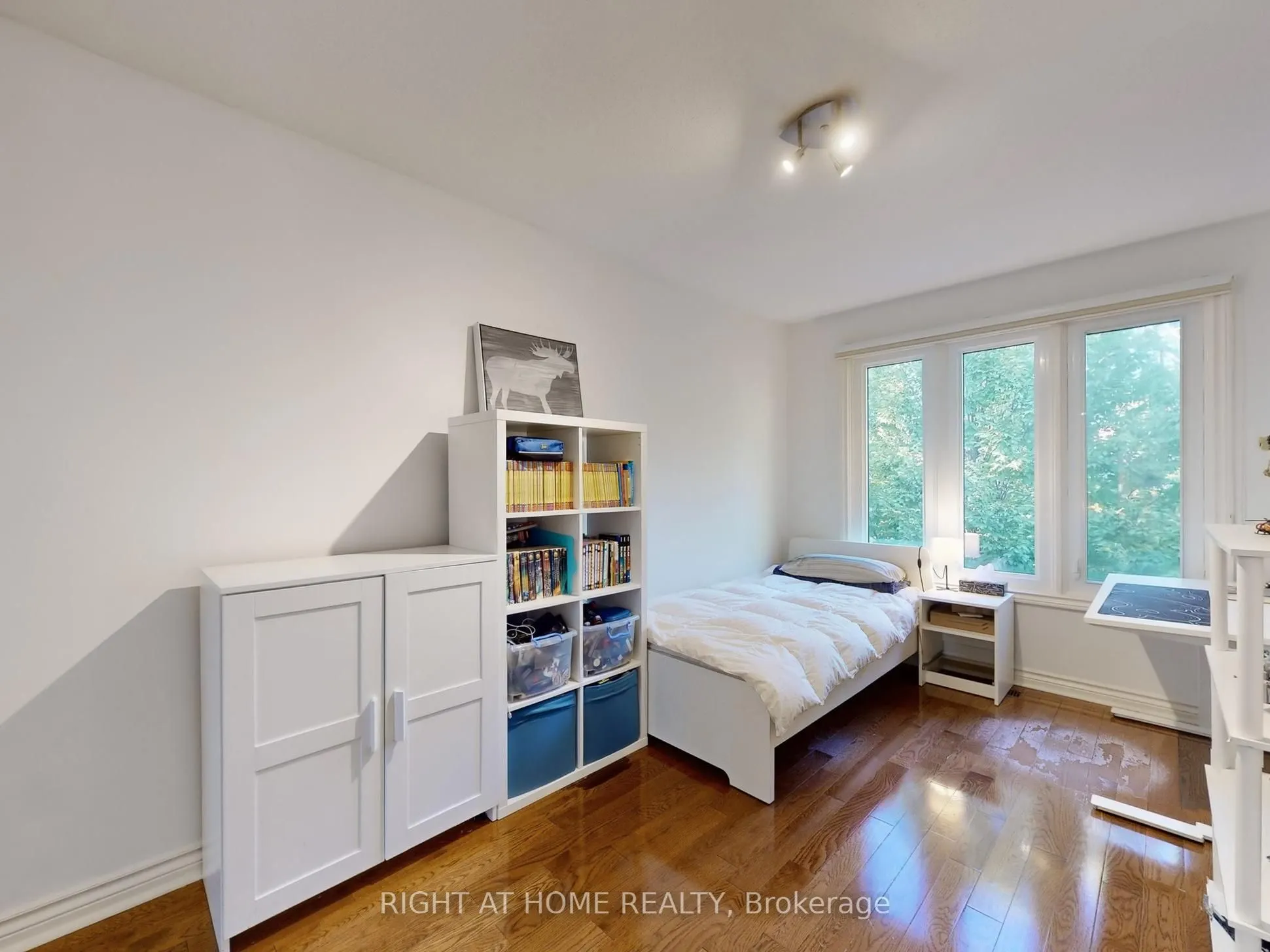 218 Erskine Avenue