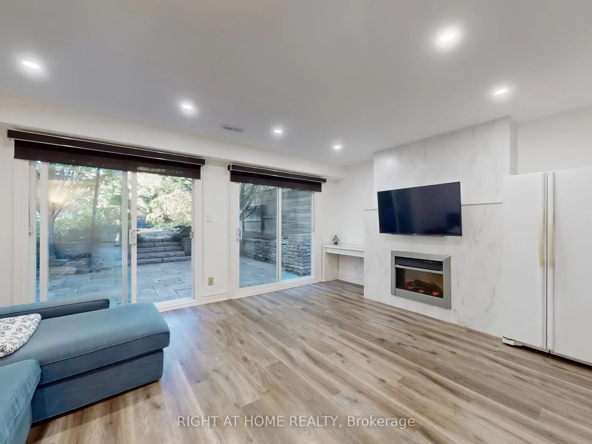 218 Erskine Avenue