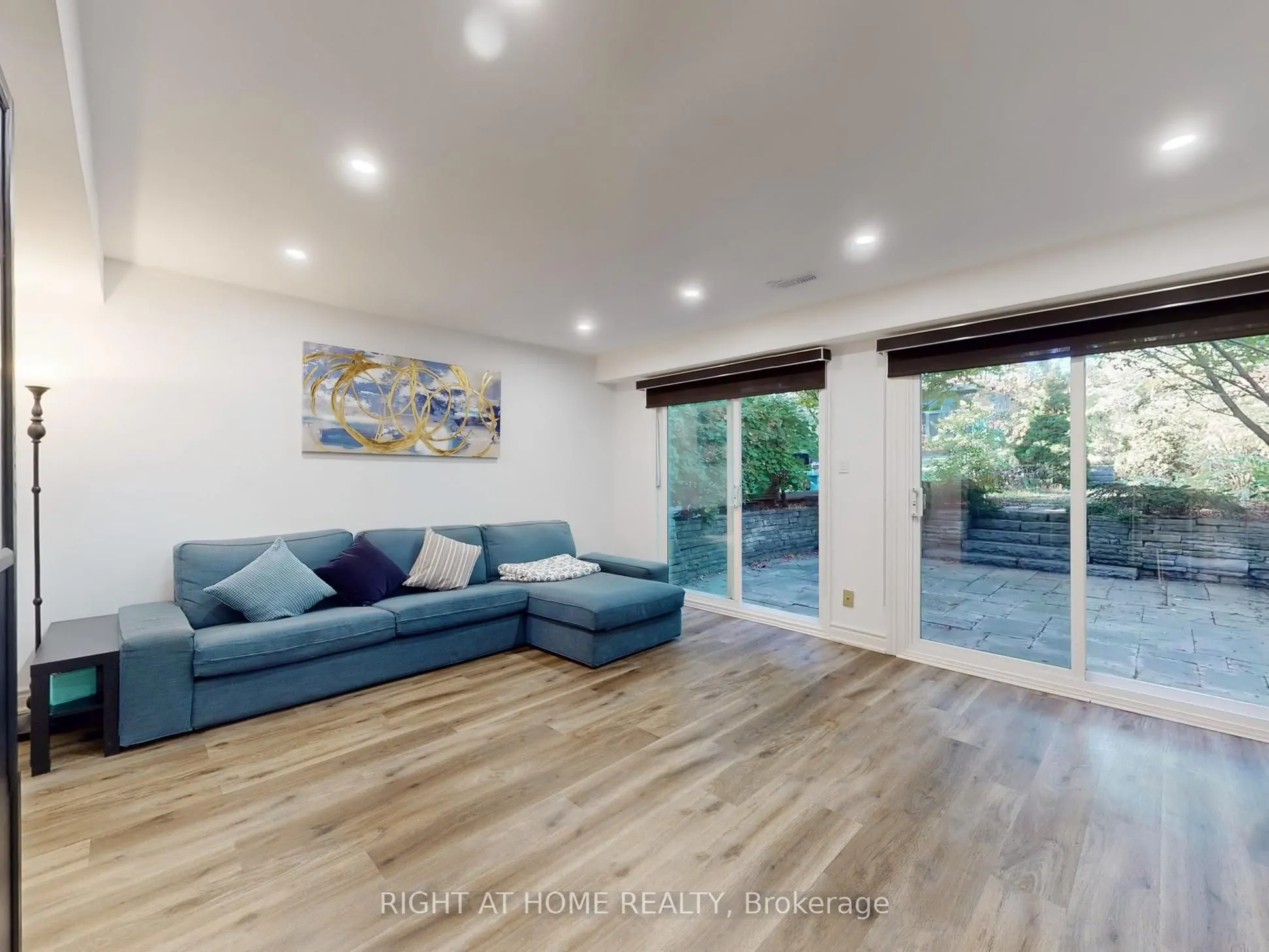 218 Erskine Avenue