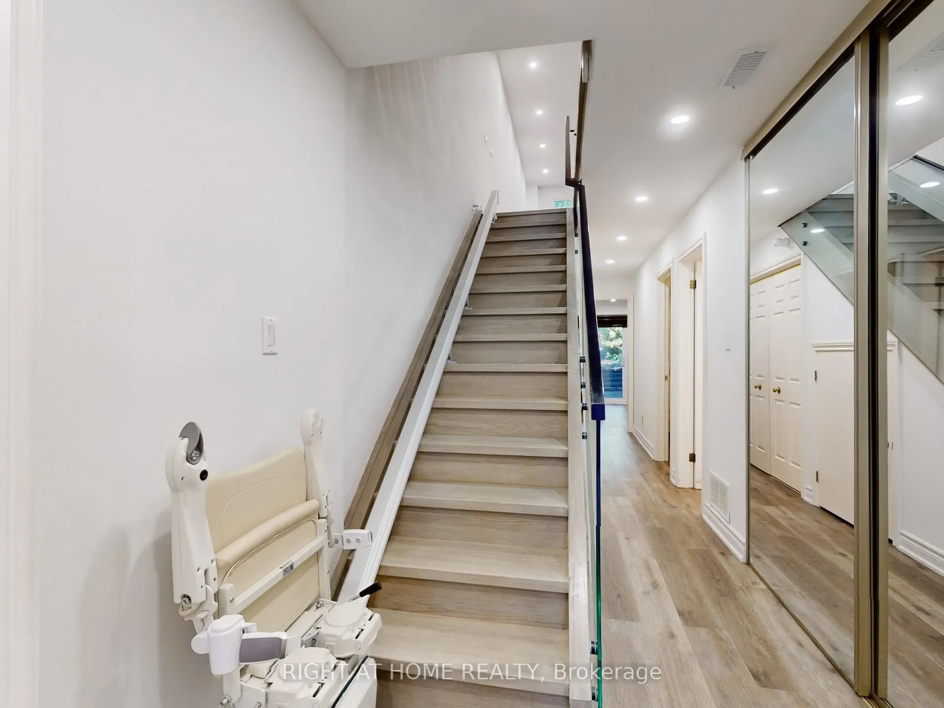 218 Erskine Avenue