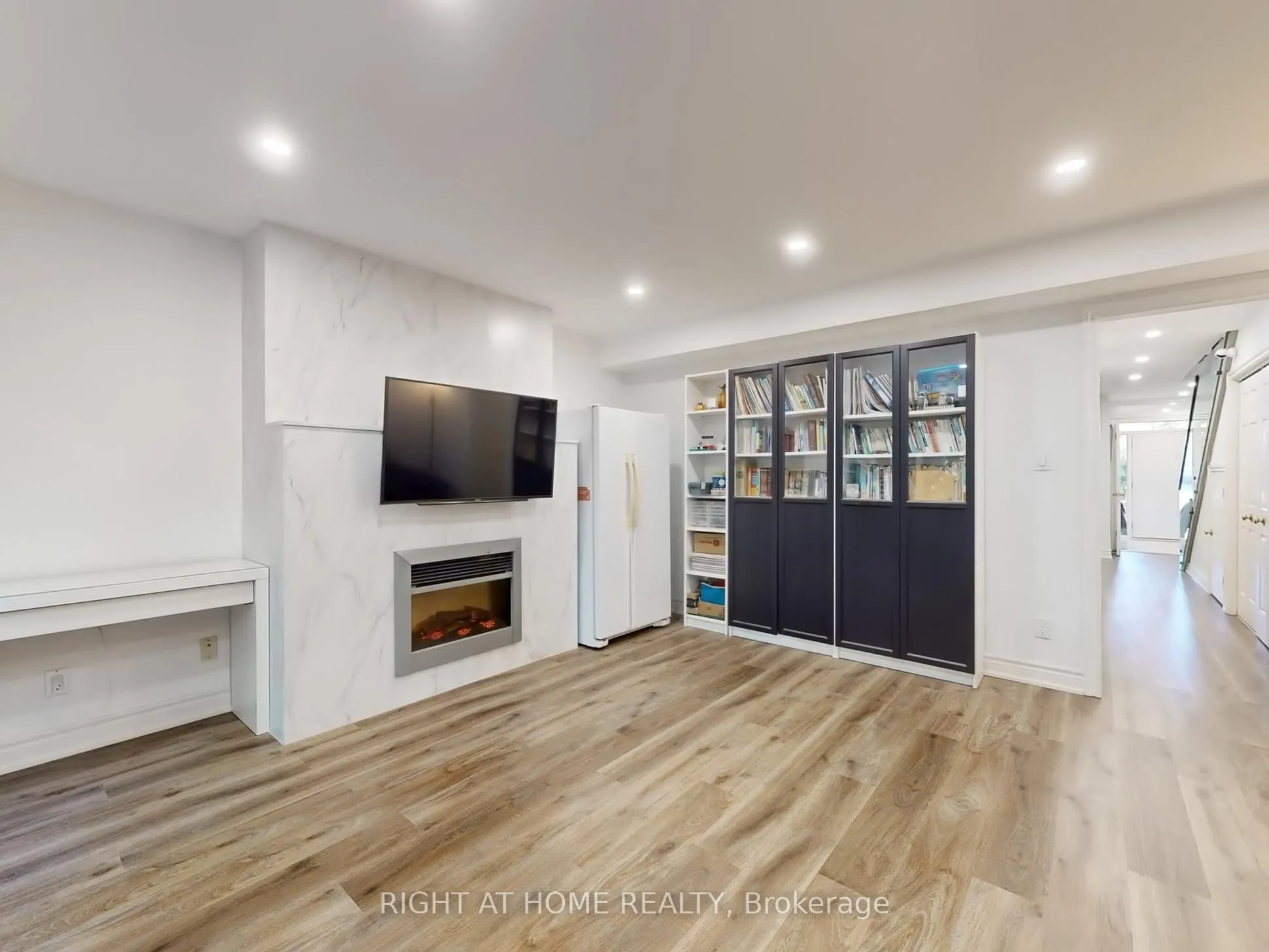 218 Erskine Avenue