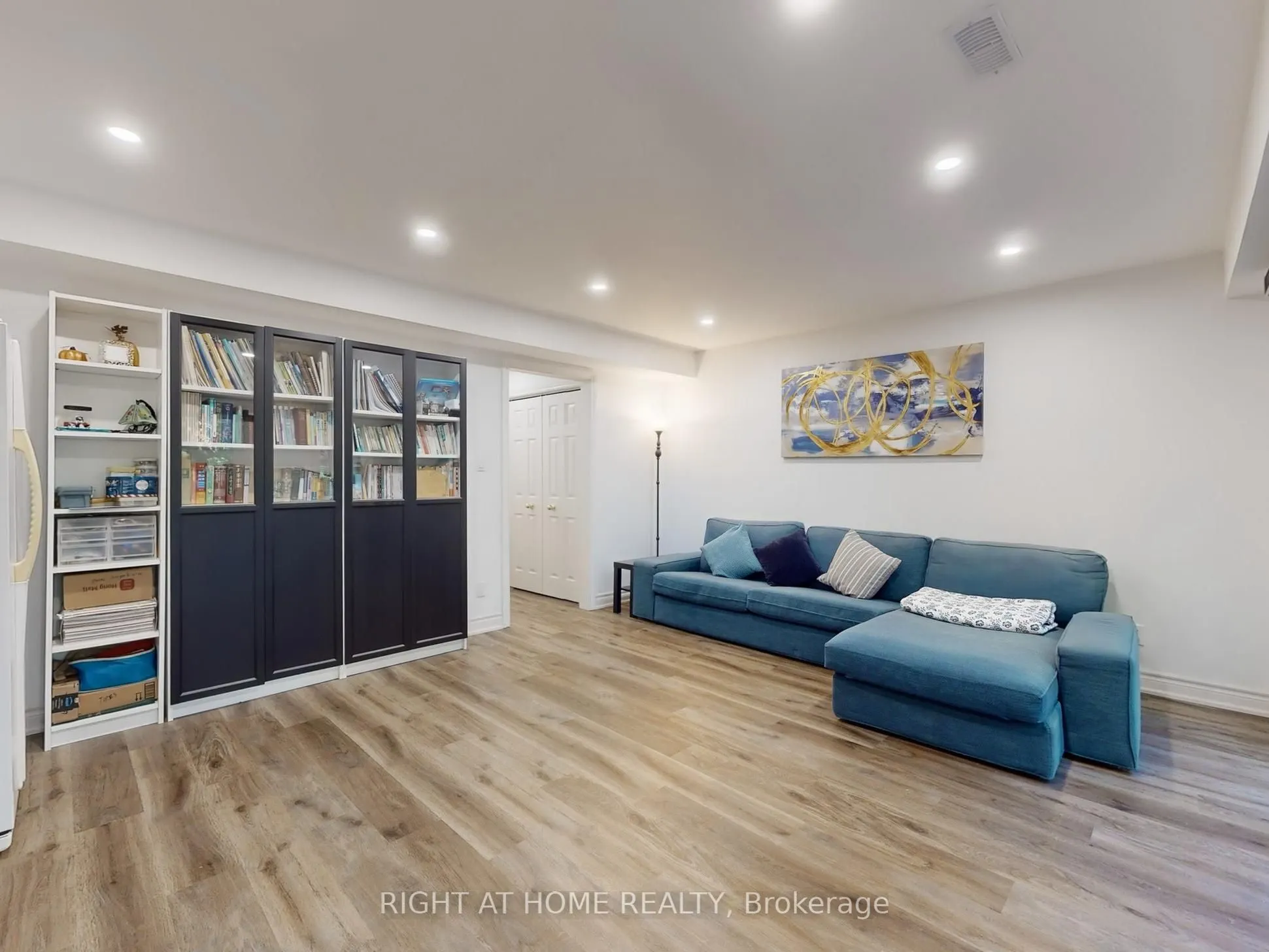 218 Erskine Avenue