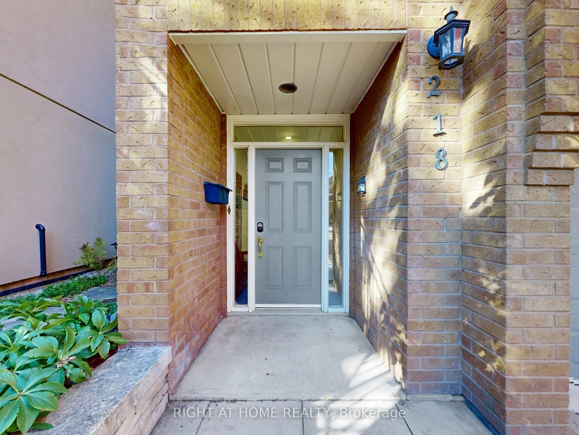 218 Erskine Avenue