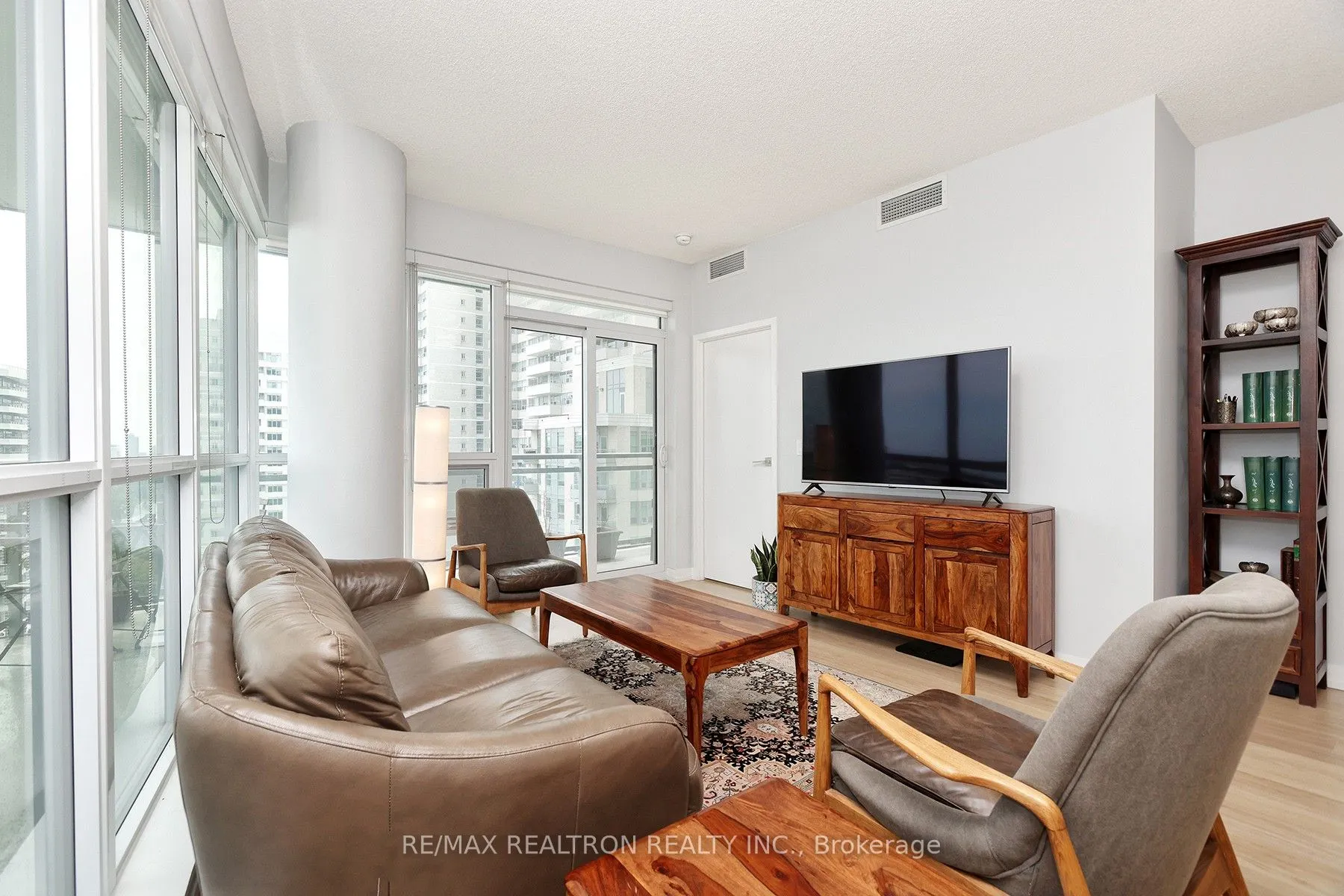 98 Lillian Street, #1517