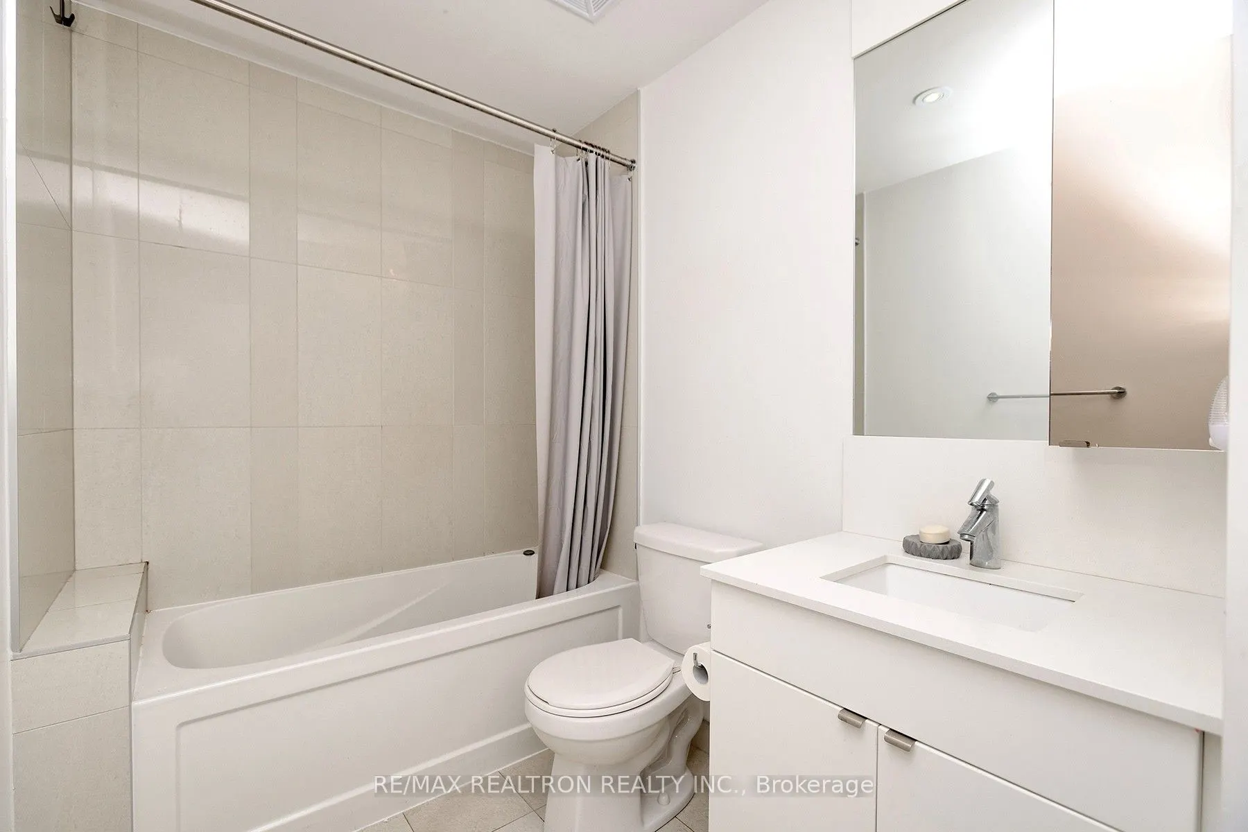 98 Lillian Street, #1517