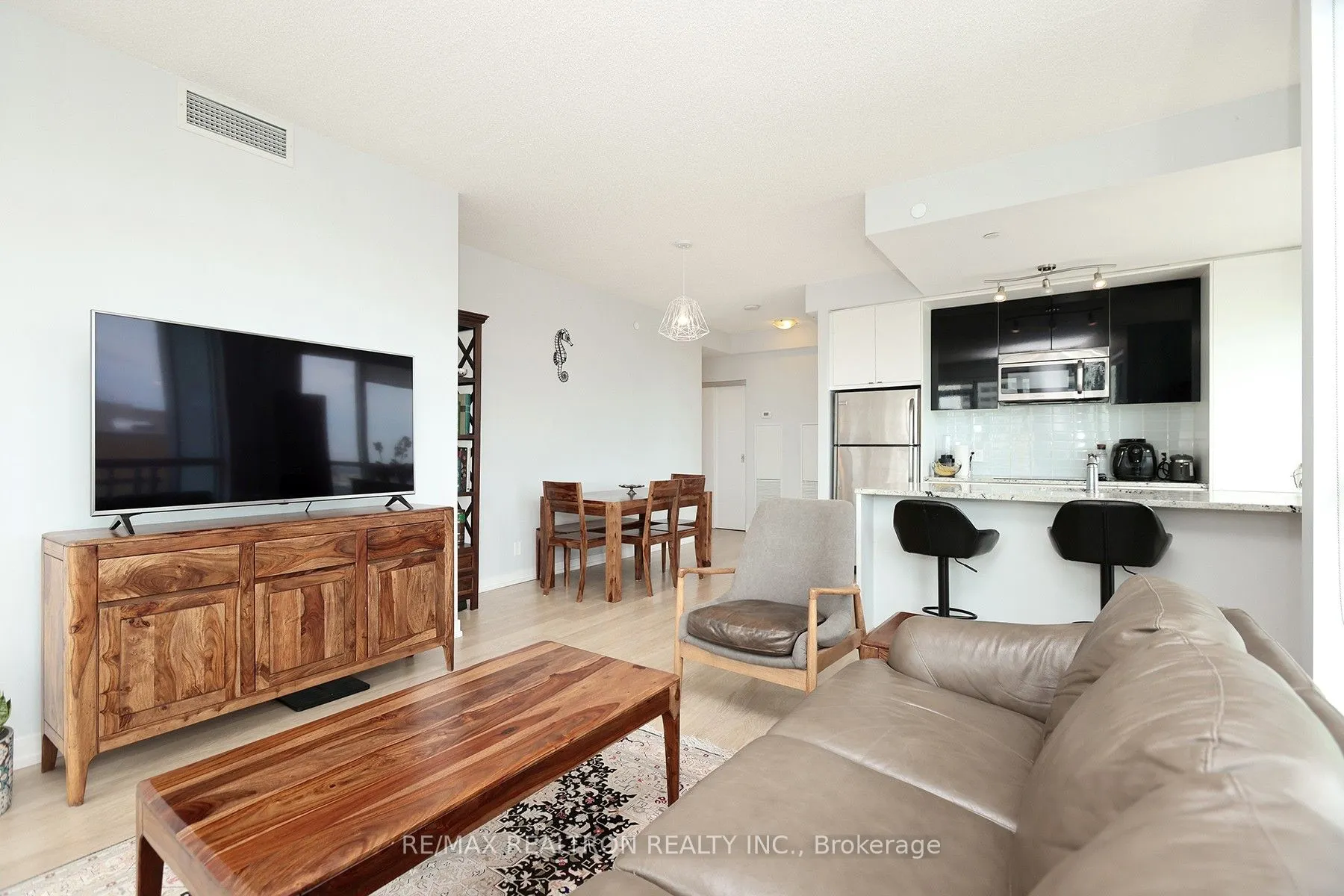 98 Lillian Street, #1517