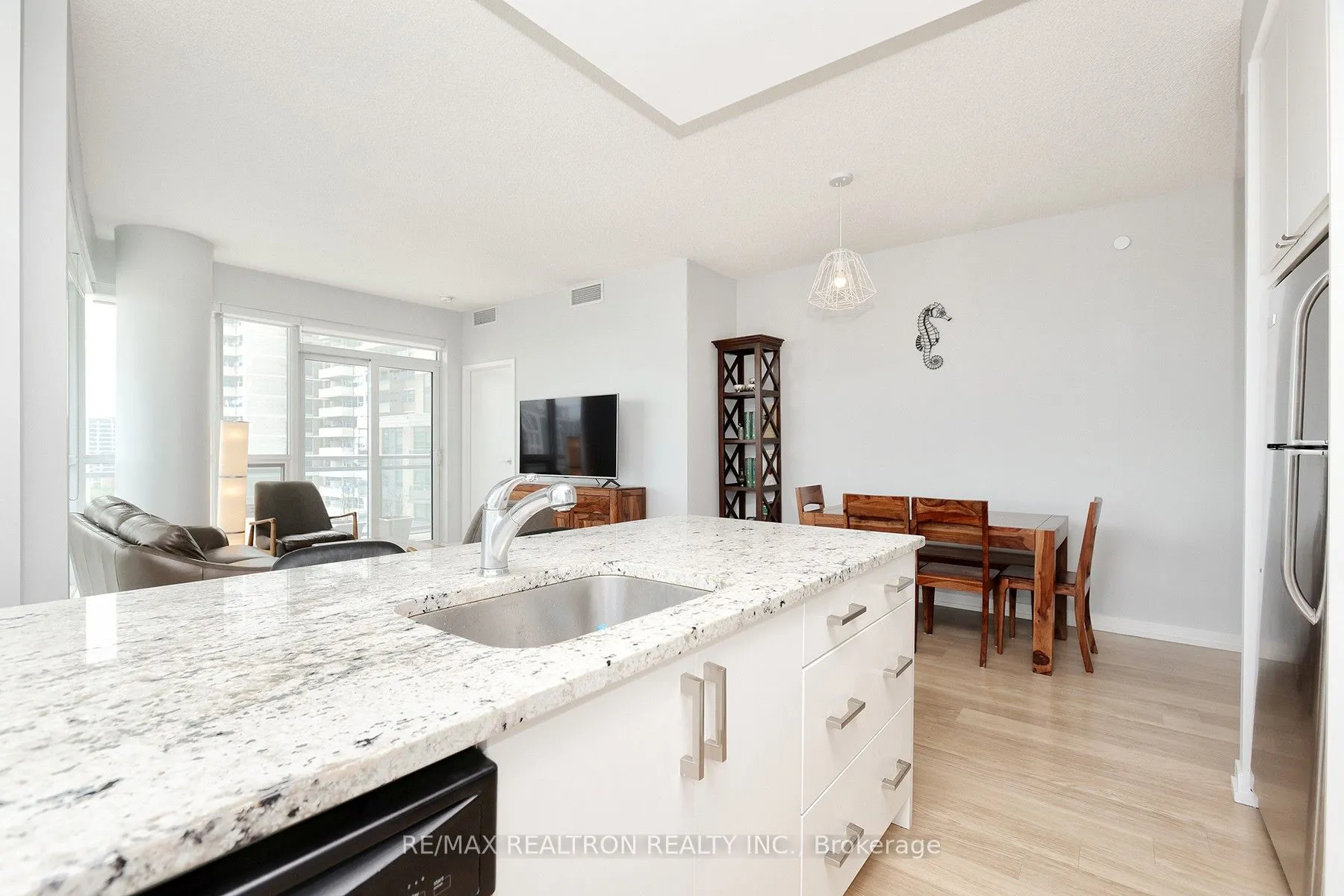 98 Lillian Street, #1517
