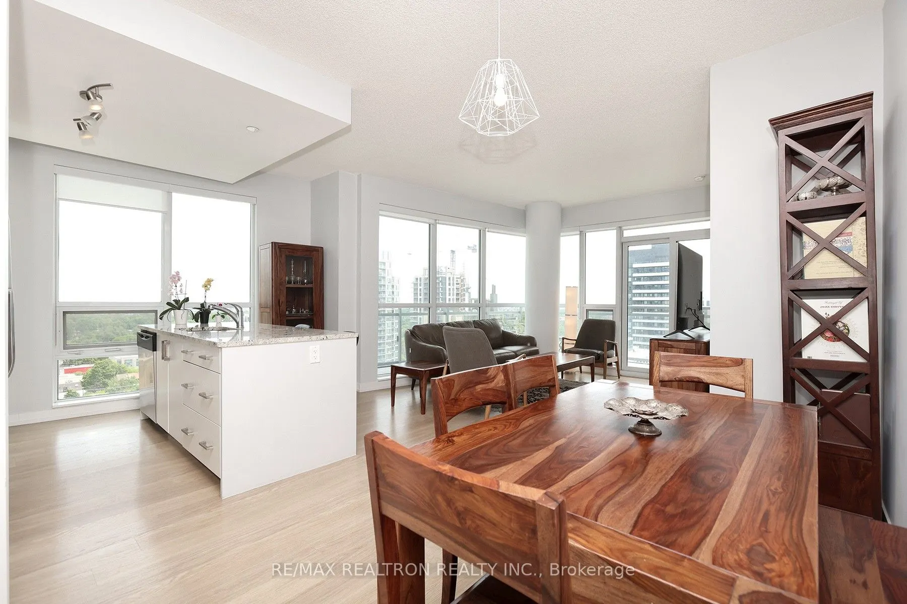 98 Lillian Street, #1517