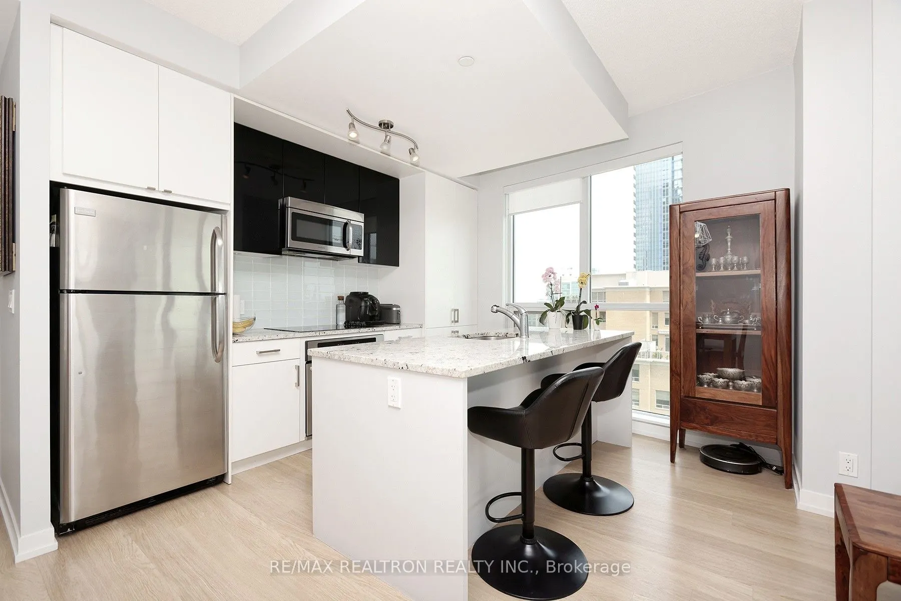 98 Lillian Street, #1517