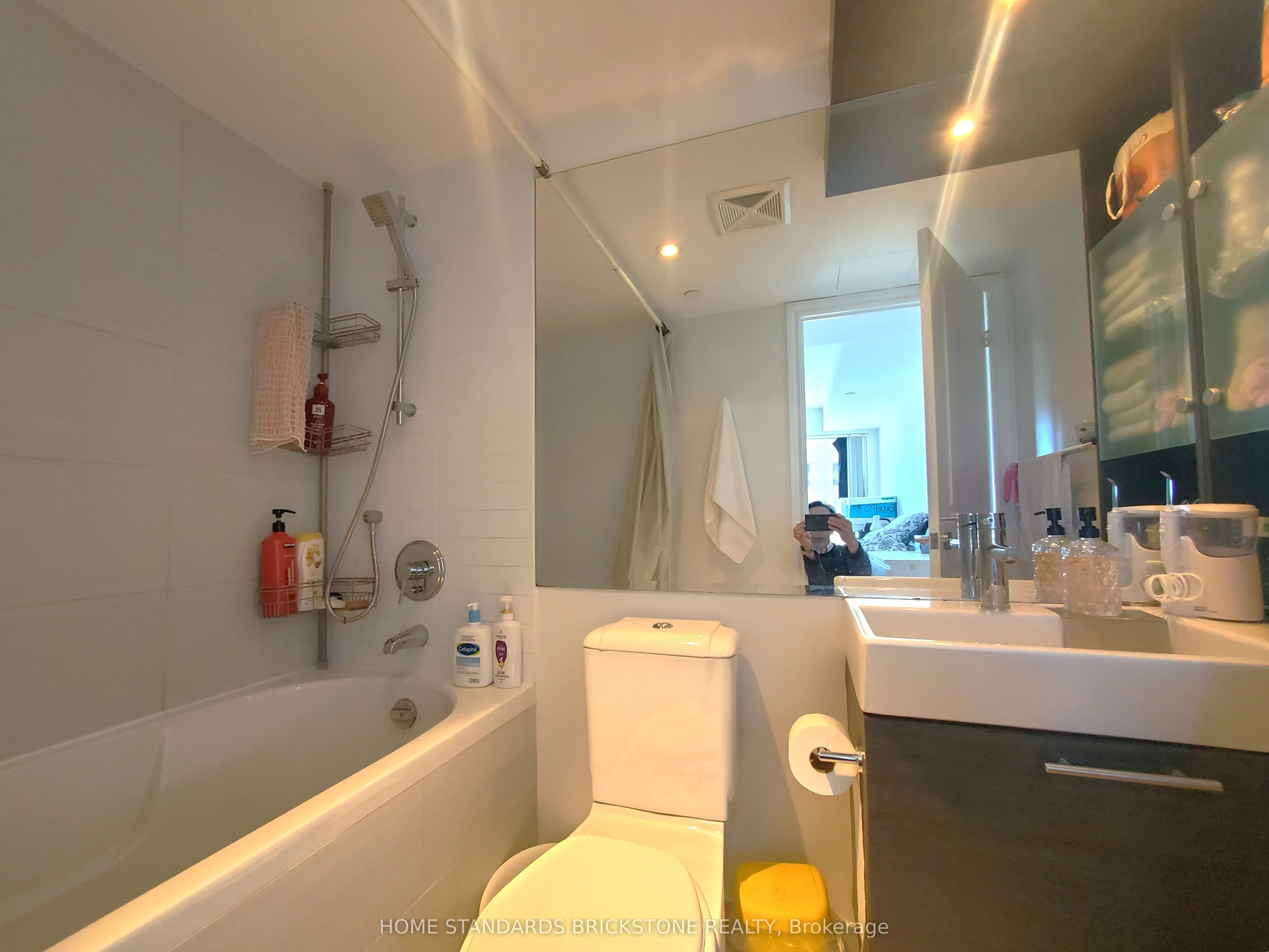 386 YONGE Street, #1804