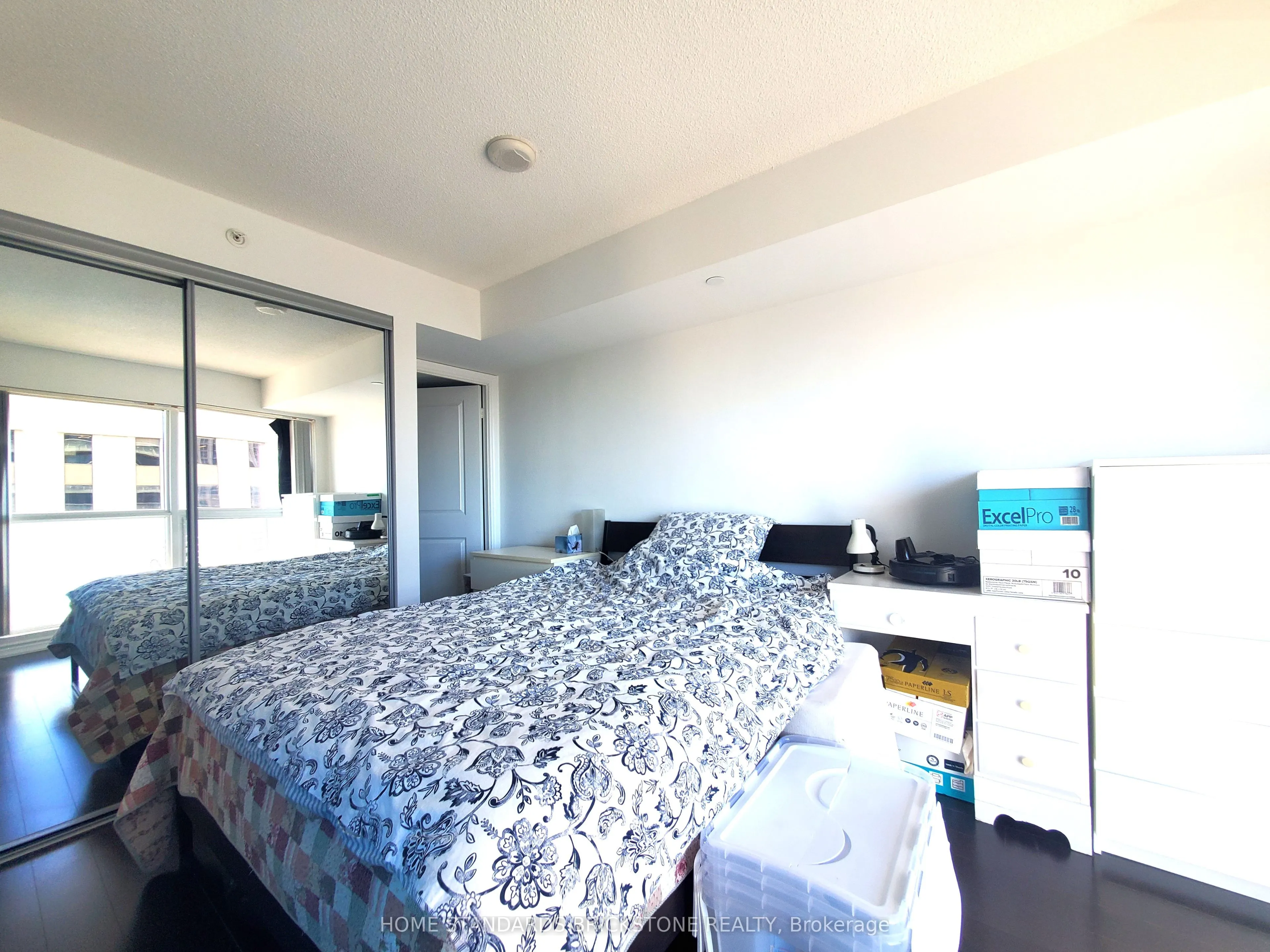 386 YONGE Street, #1804
