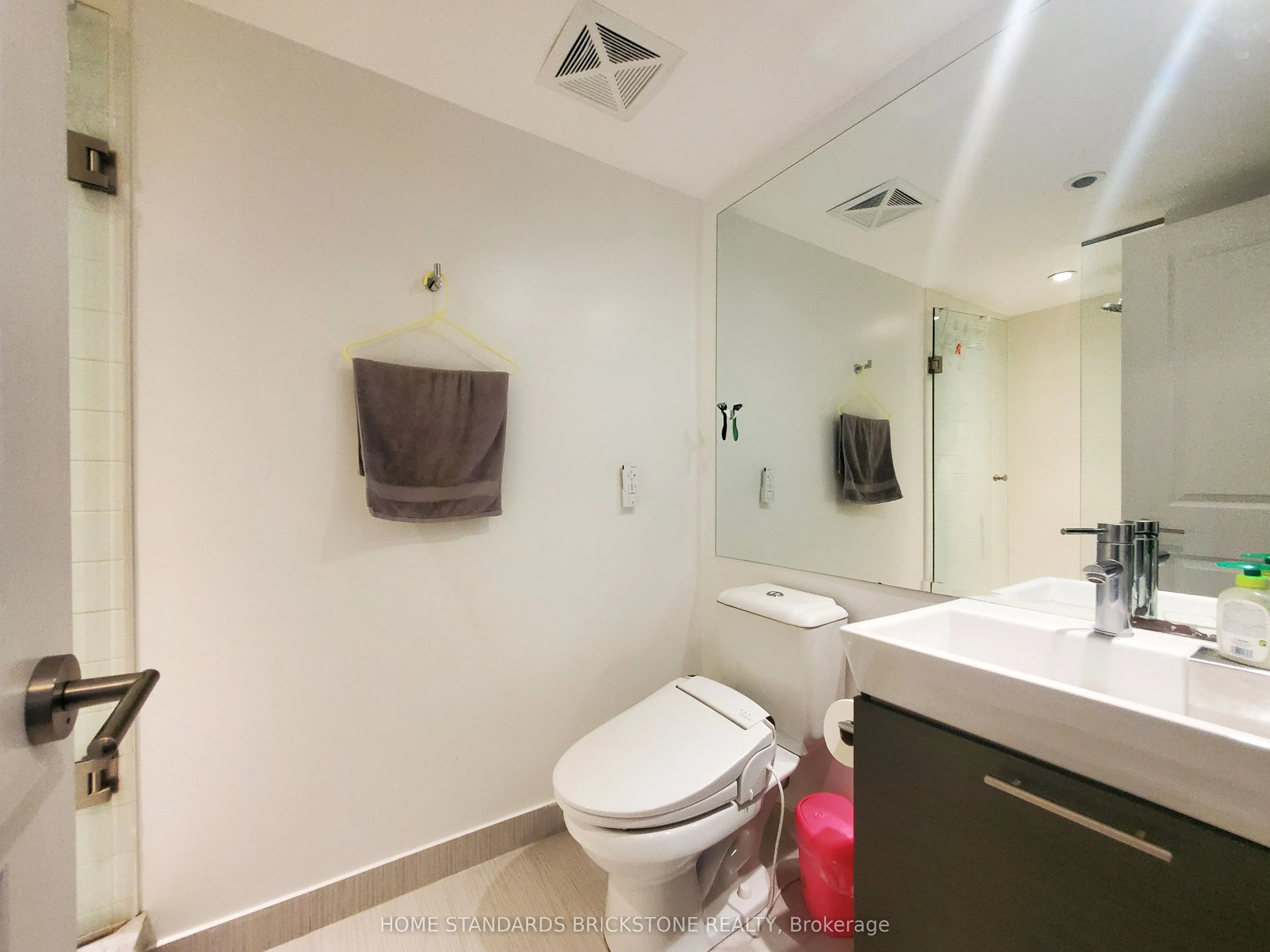386 YONGE Street, #1804