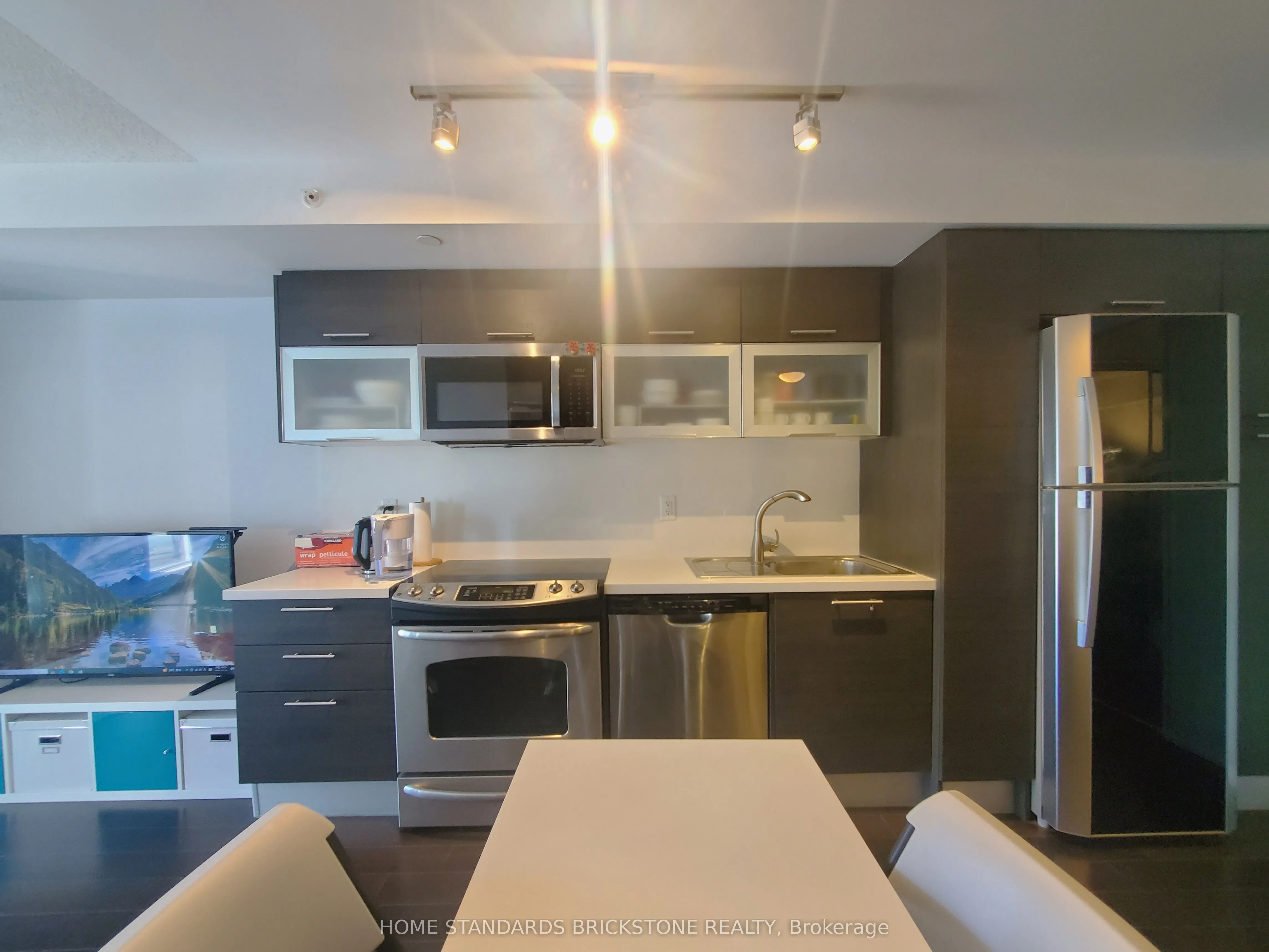 386 YONGE Street, #1804
