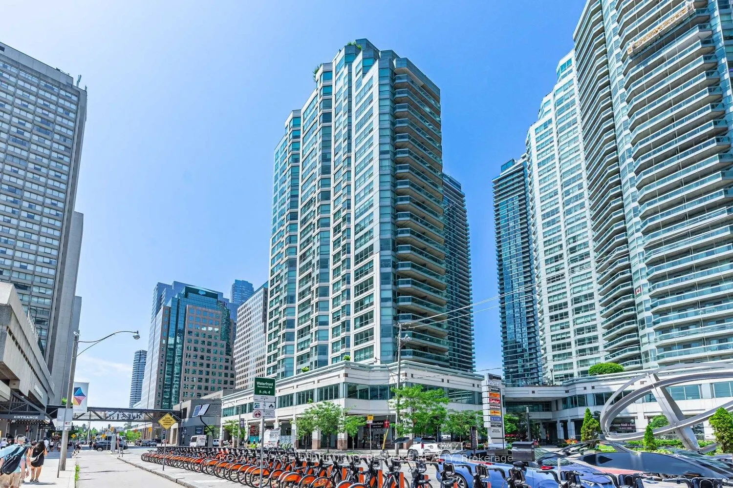 10 Queens Quay W, #811