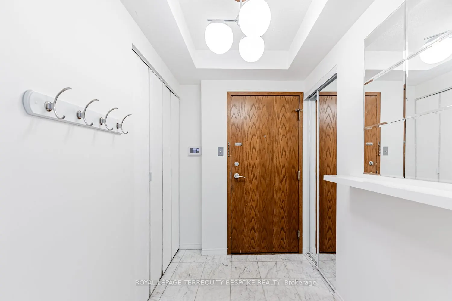 10 Queens Quay W, #811