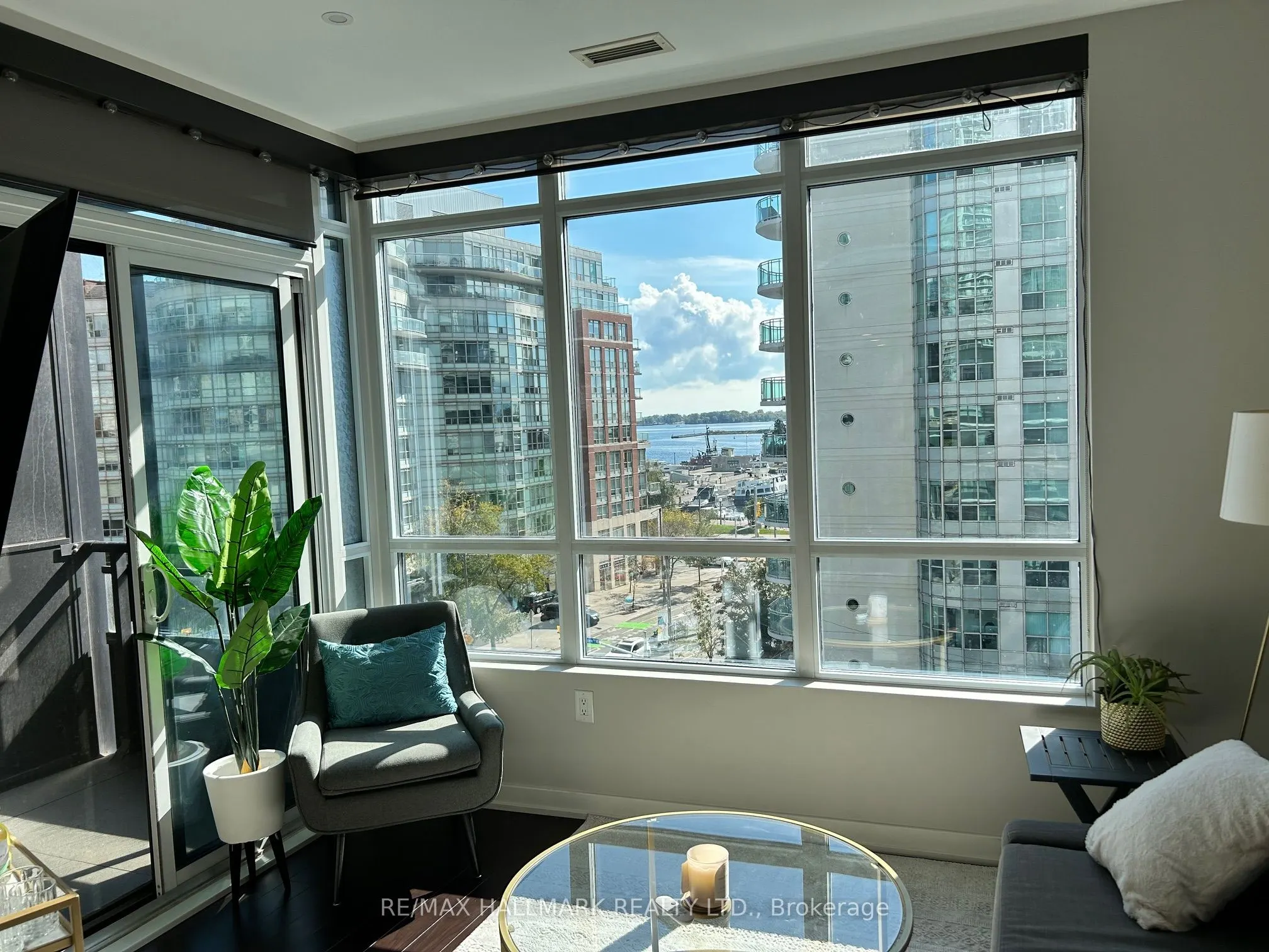 38 Dan Leckie Way, #710