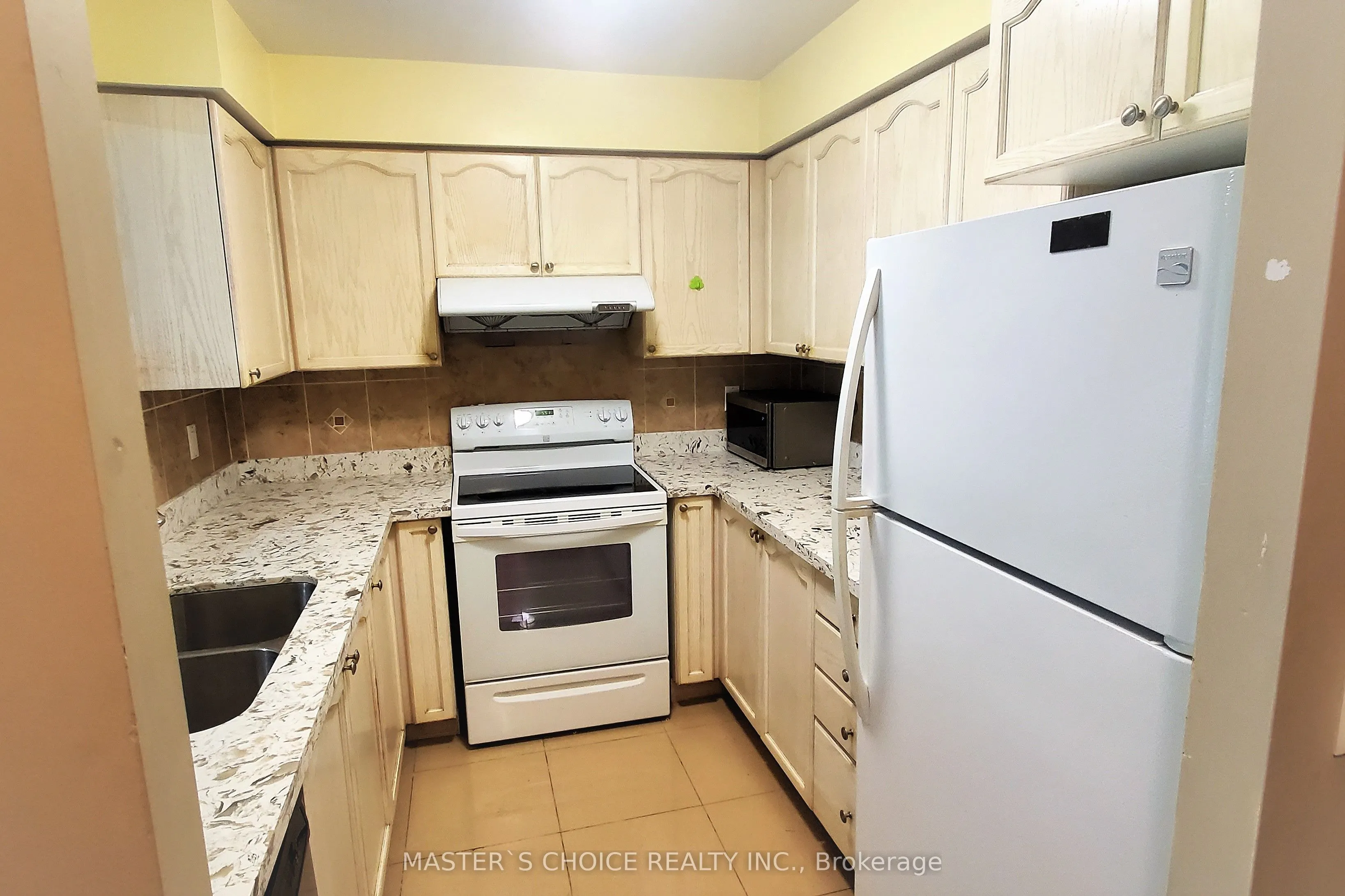 39 Pemberton Avenue, #309