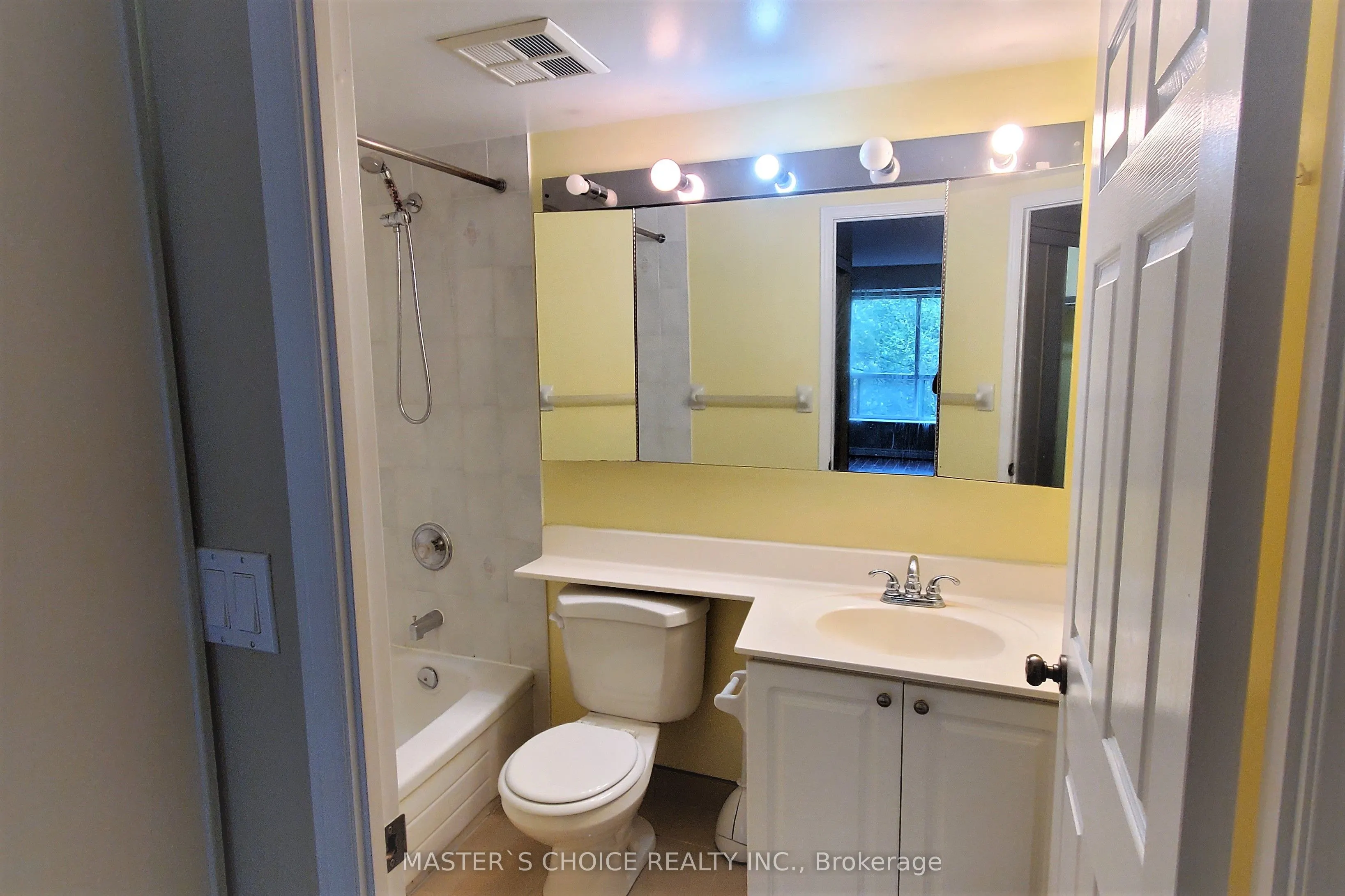 39 Pemberton Avenue, #309