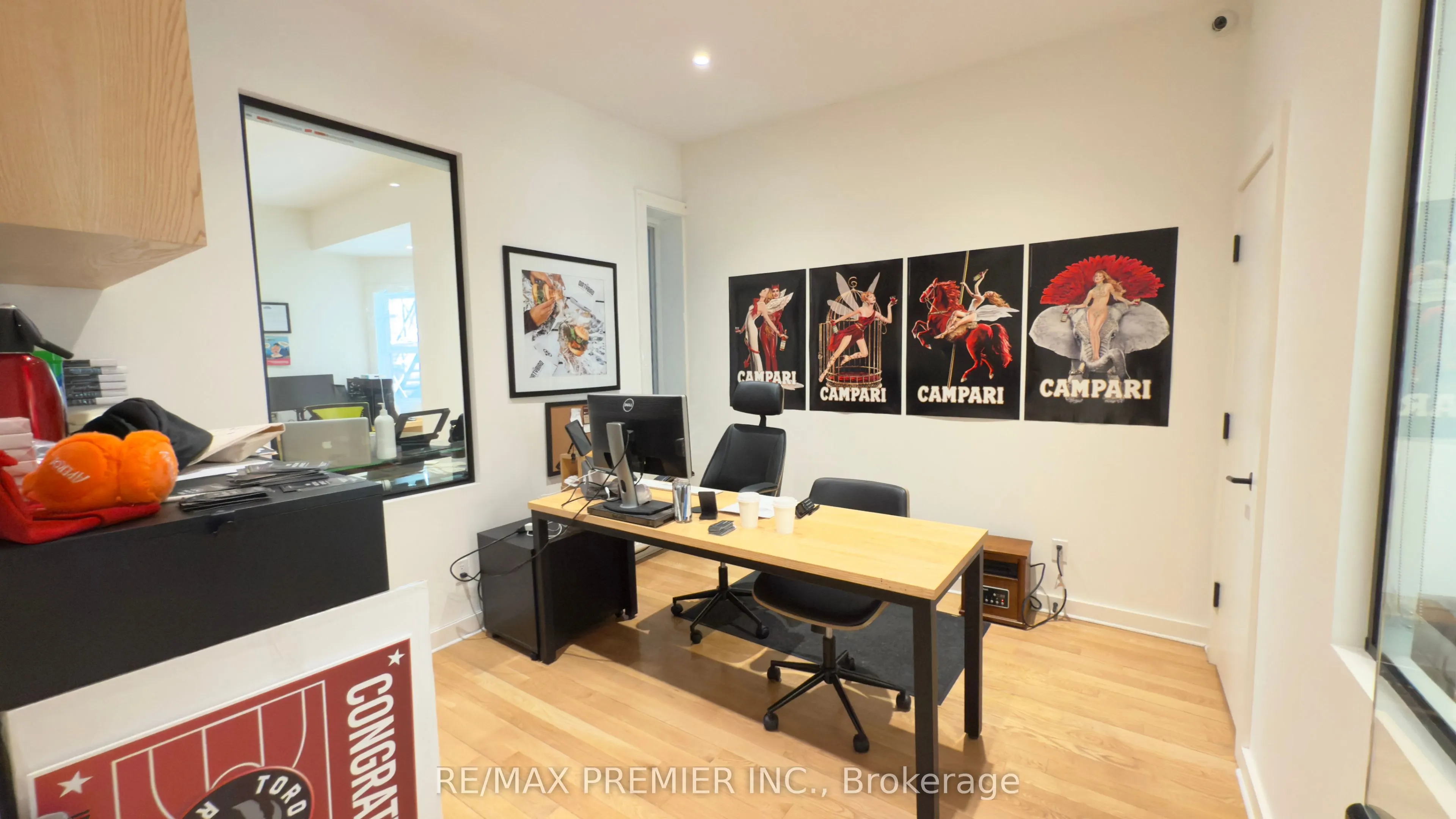 563 Bloor Street W