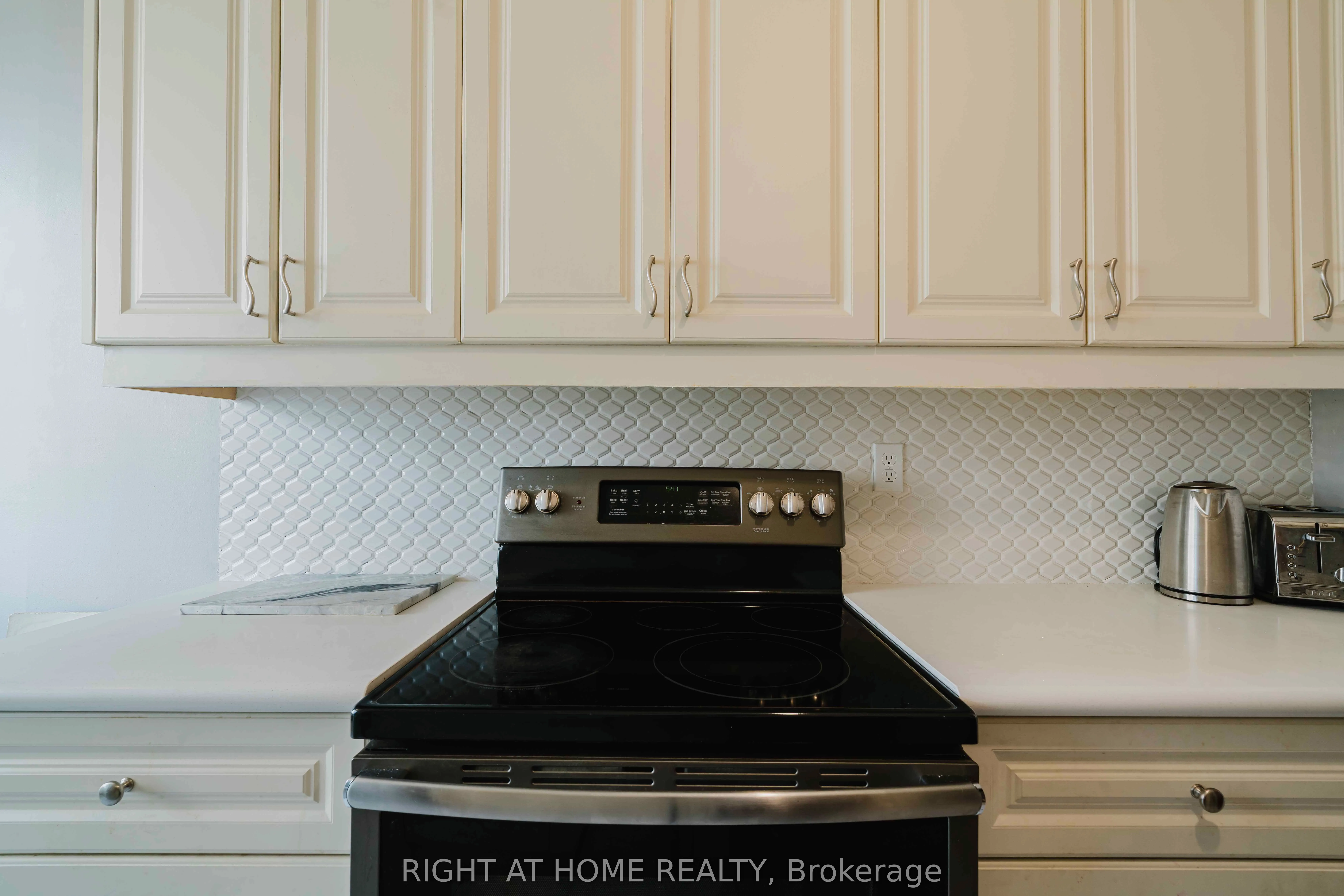 205 Hilda Avenue, #1506