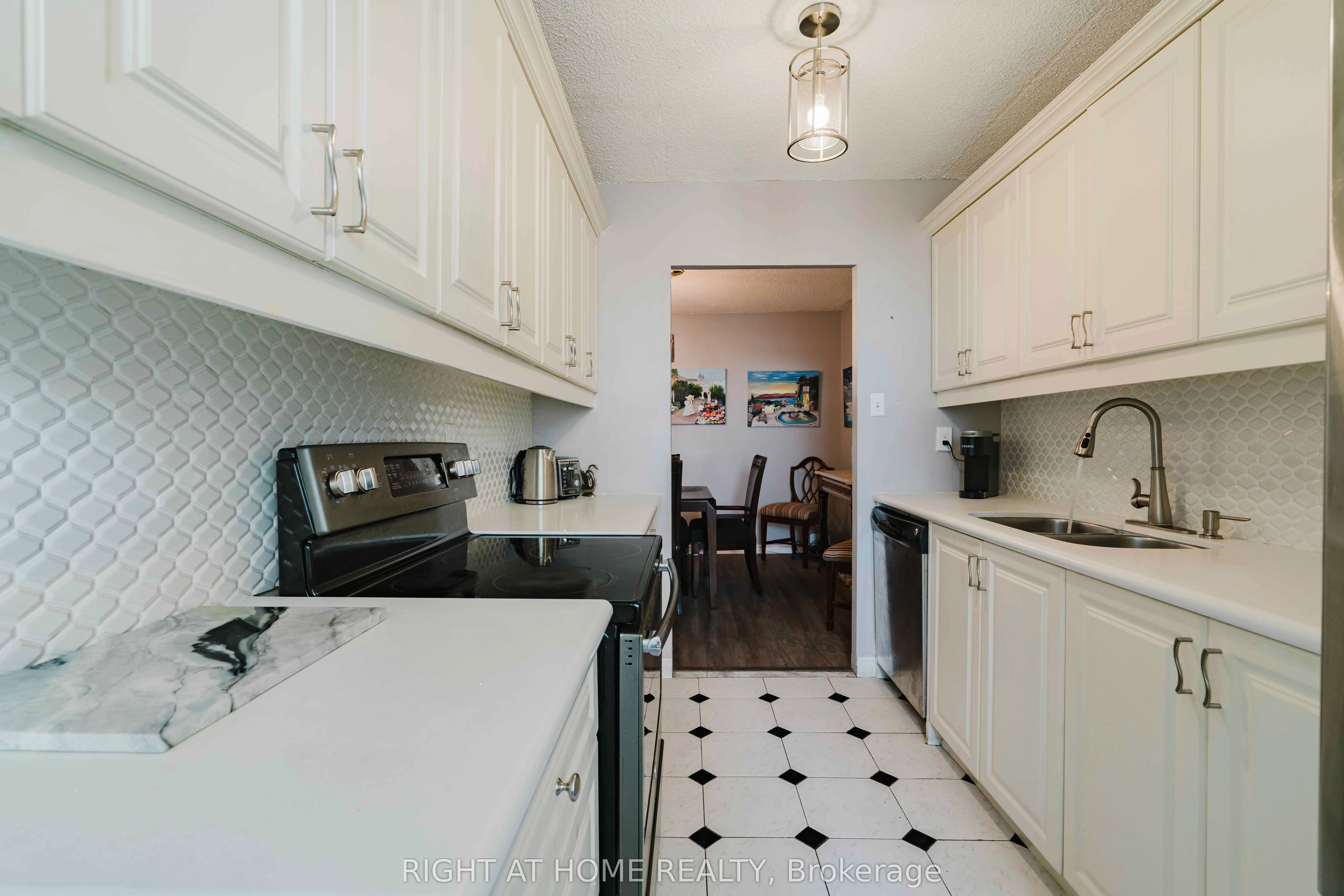 205 Hilda Avenue, #1506