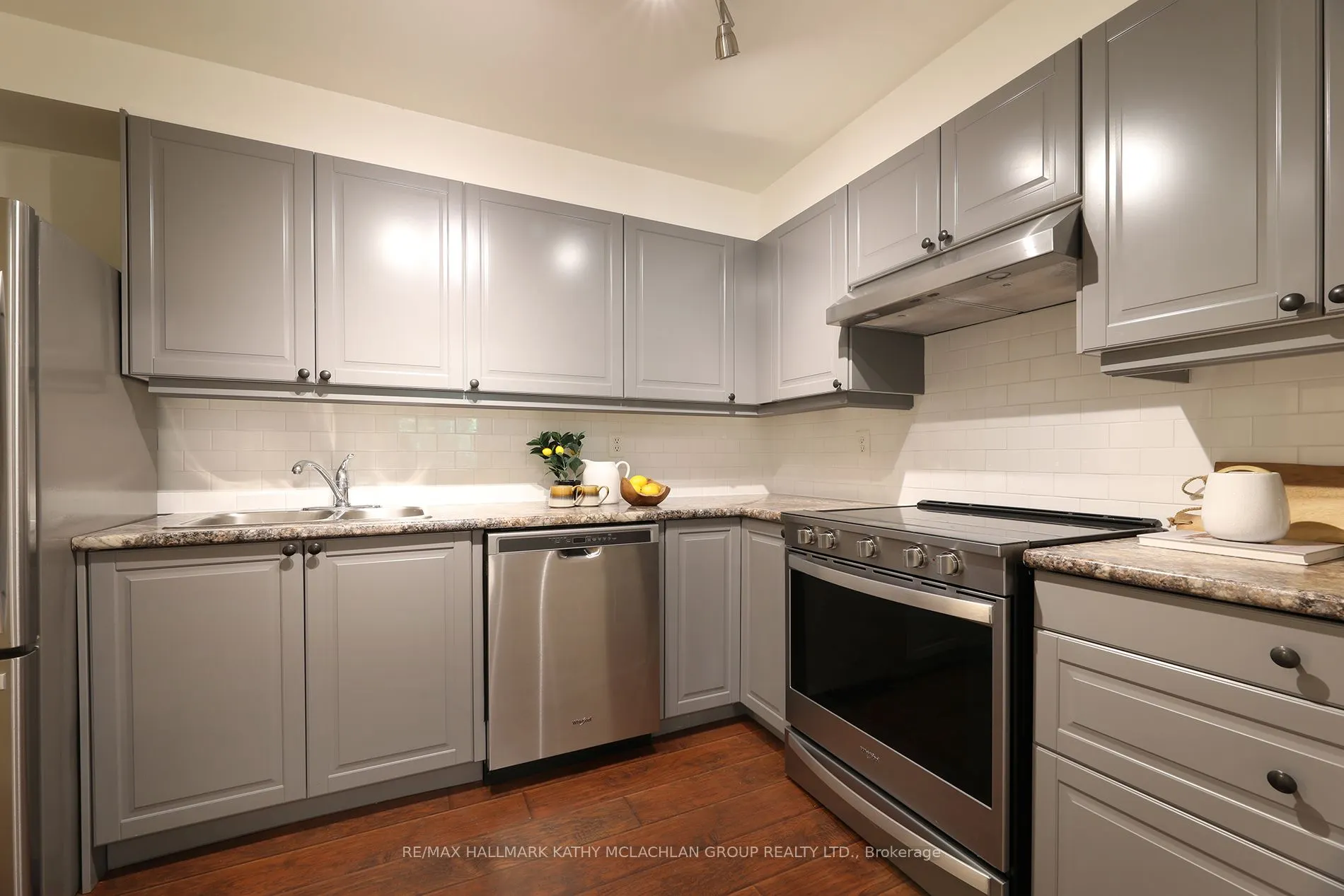 955 Millwood Road, #421